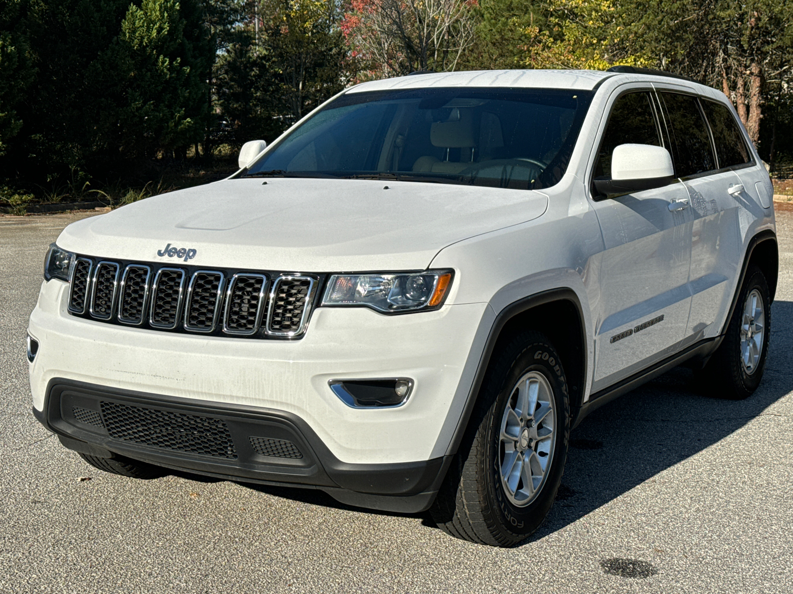 2020 Jeep Grand Cherokee Laredo E 1