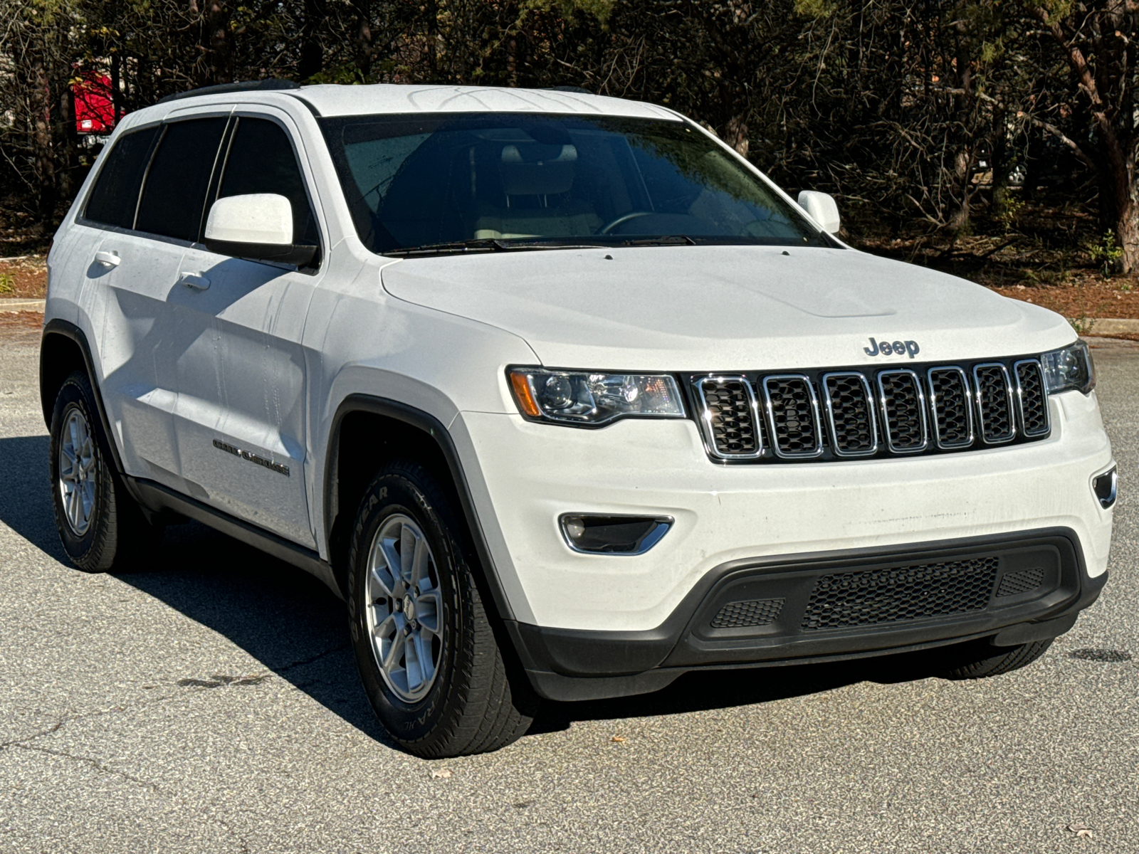 2020 Jeep Grand Cherokee Laredo E 3