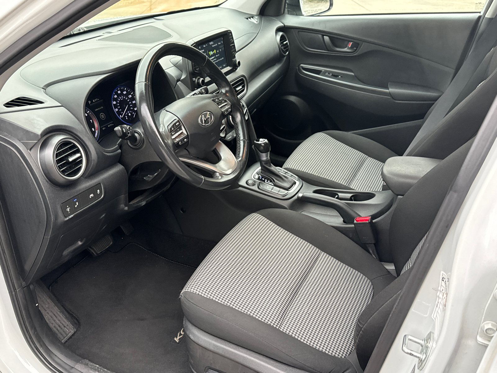 2020 Hyundai Kona SEL Plus 9