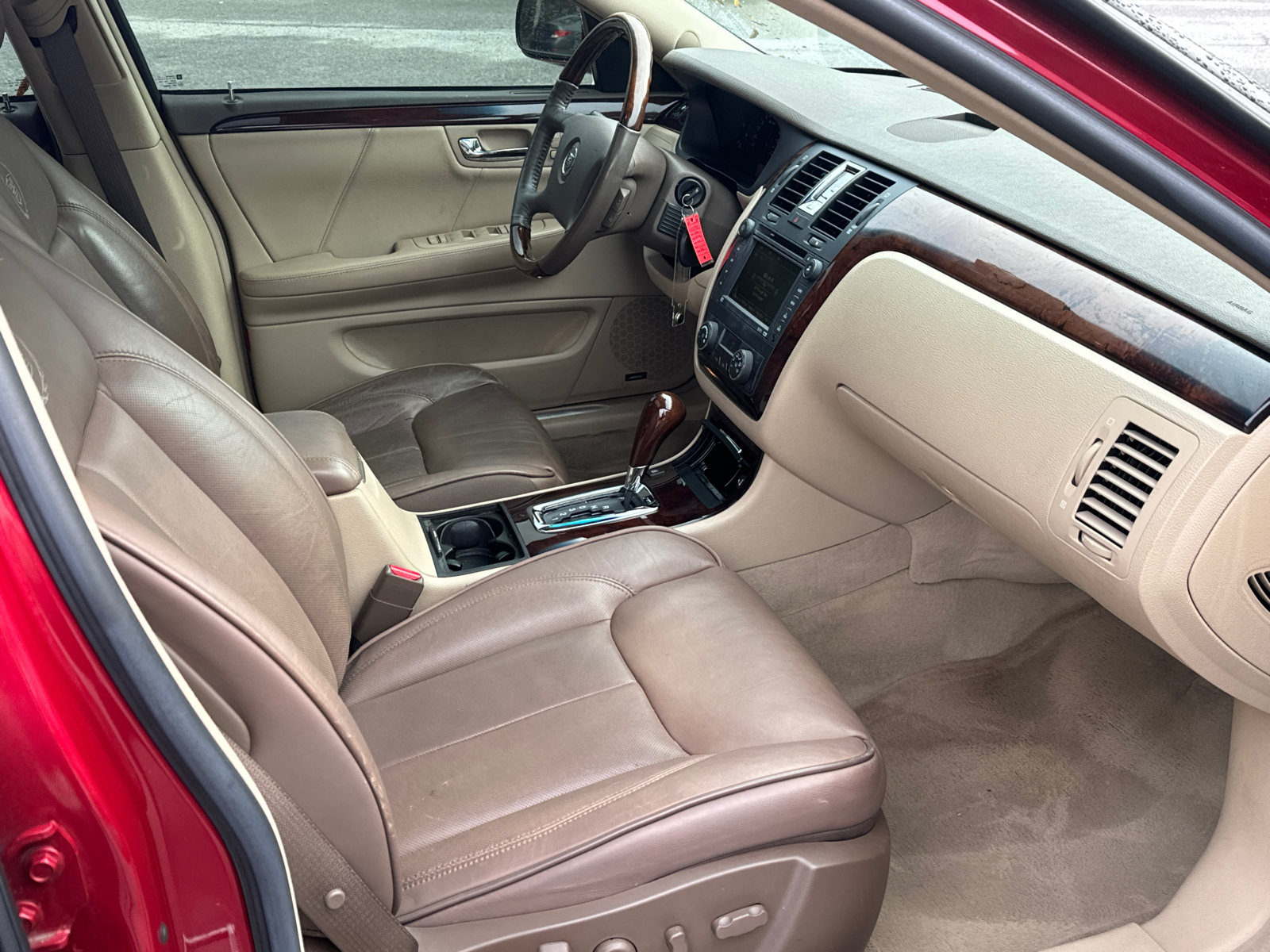 2006 Cadillac DTS Base 13