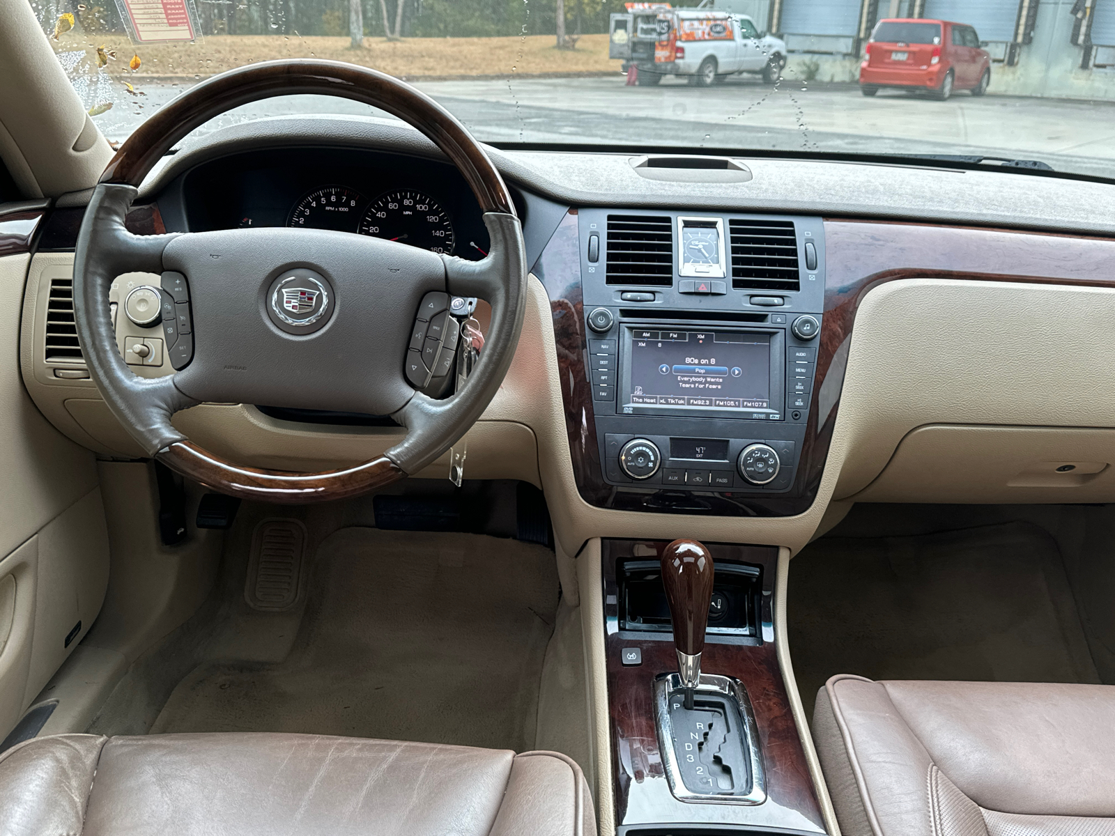 2006 Cadillac DTS Base 23