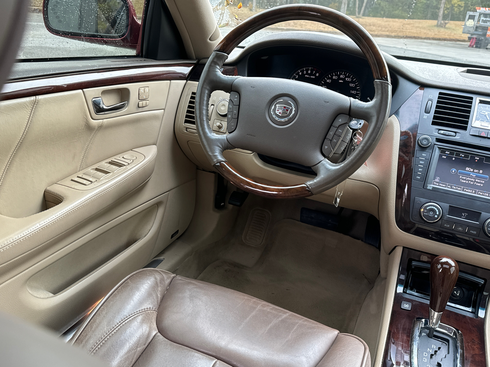 2006 Cadillac DTS Base 24