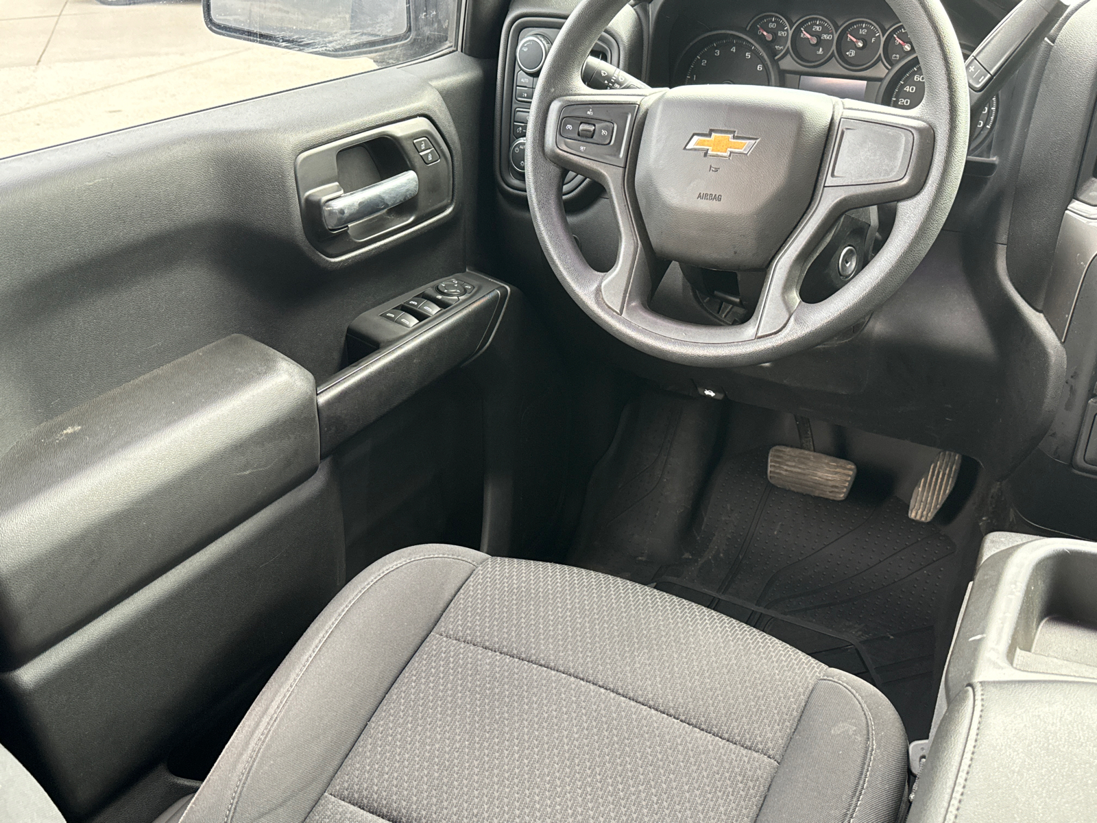 2020 Chevrolet Silverado 1500 Custom 27