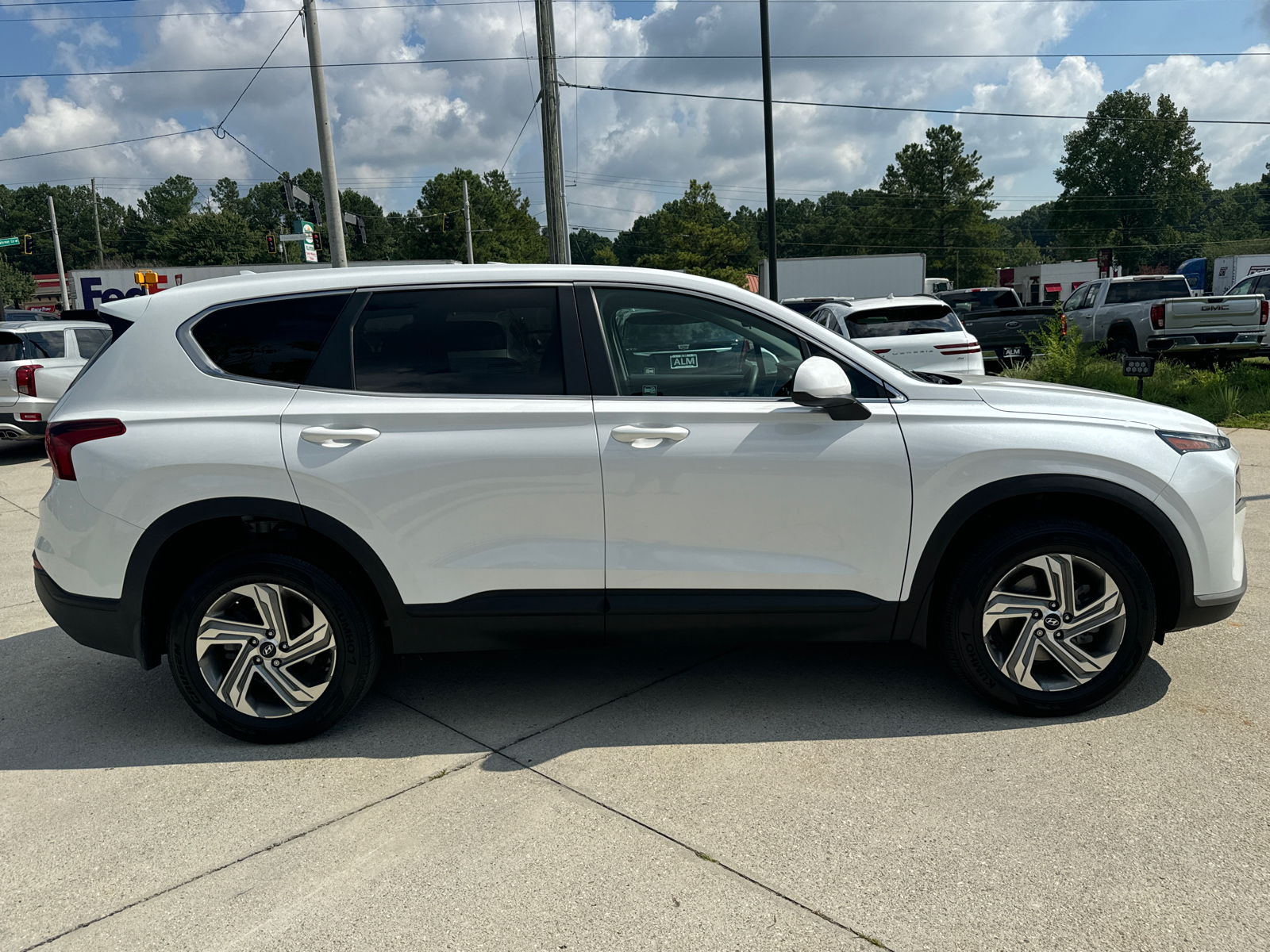 2021 Hyundai Santa Fe SE 4