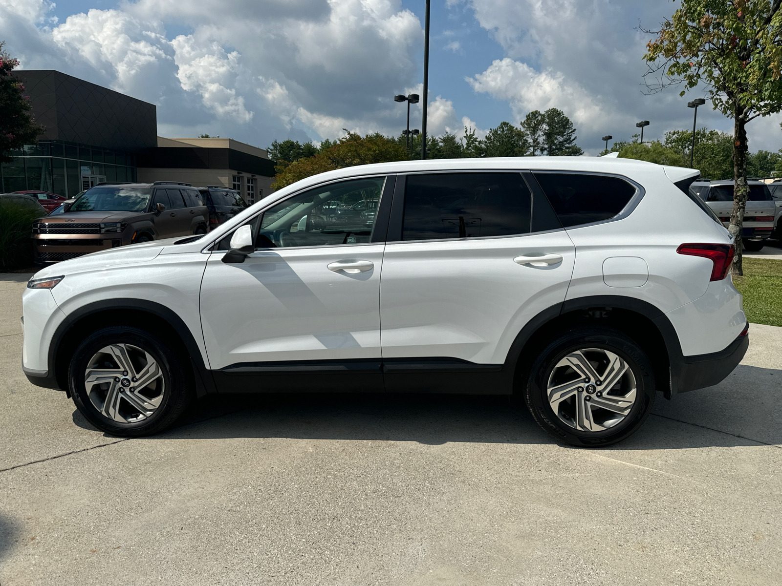 2021 Hyundai Santa Fe SE 8