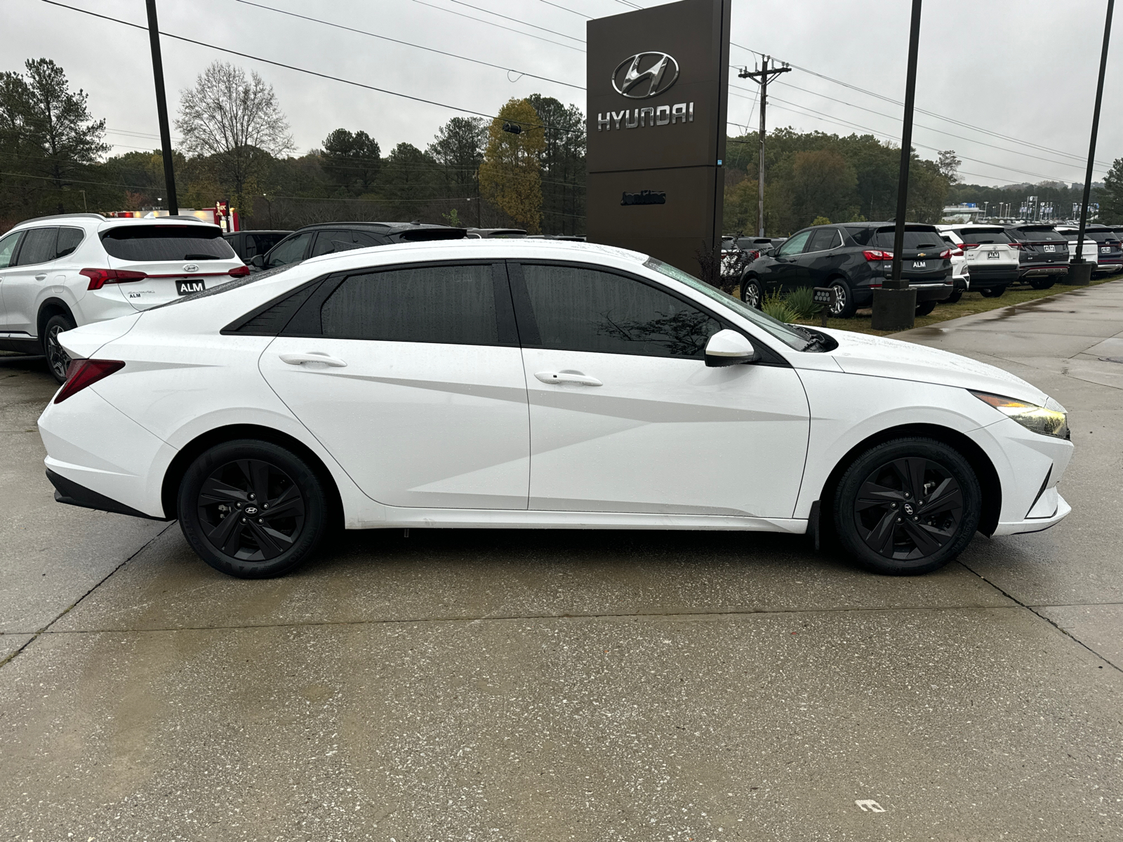 2021 Hyundai Elantra Hybrid Blue 4