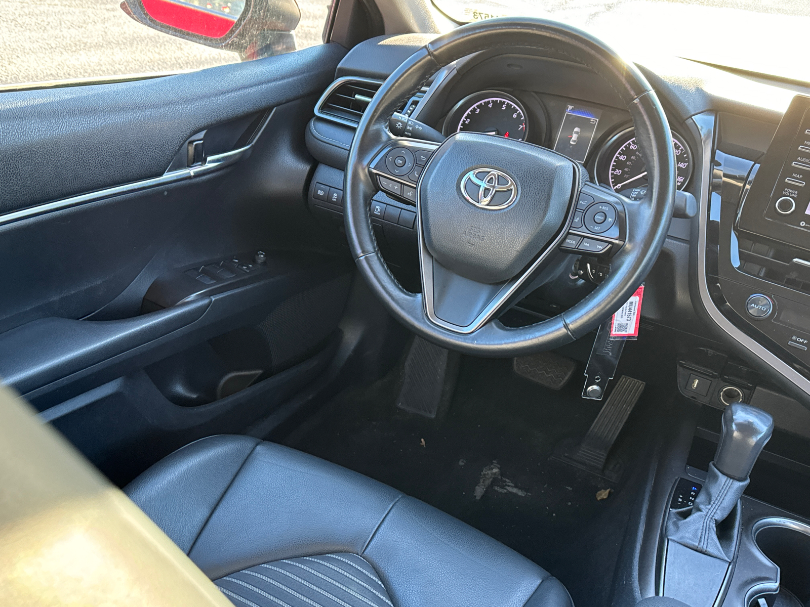 2021 Toyota Camry SE 24