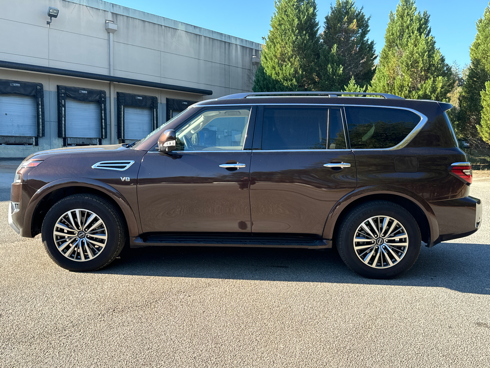 2022 Nissan Armada SL 8