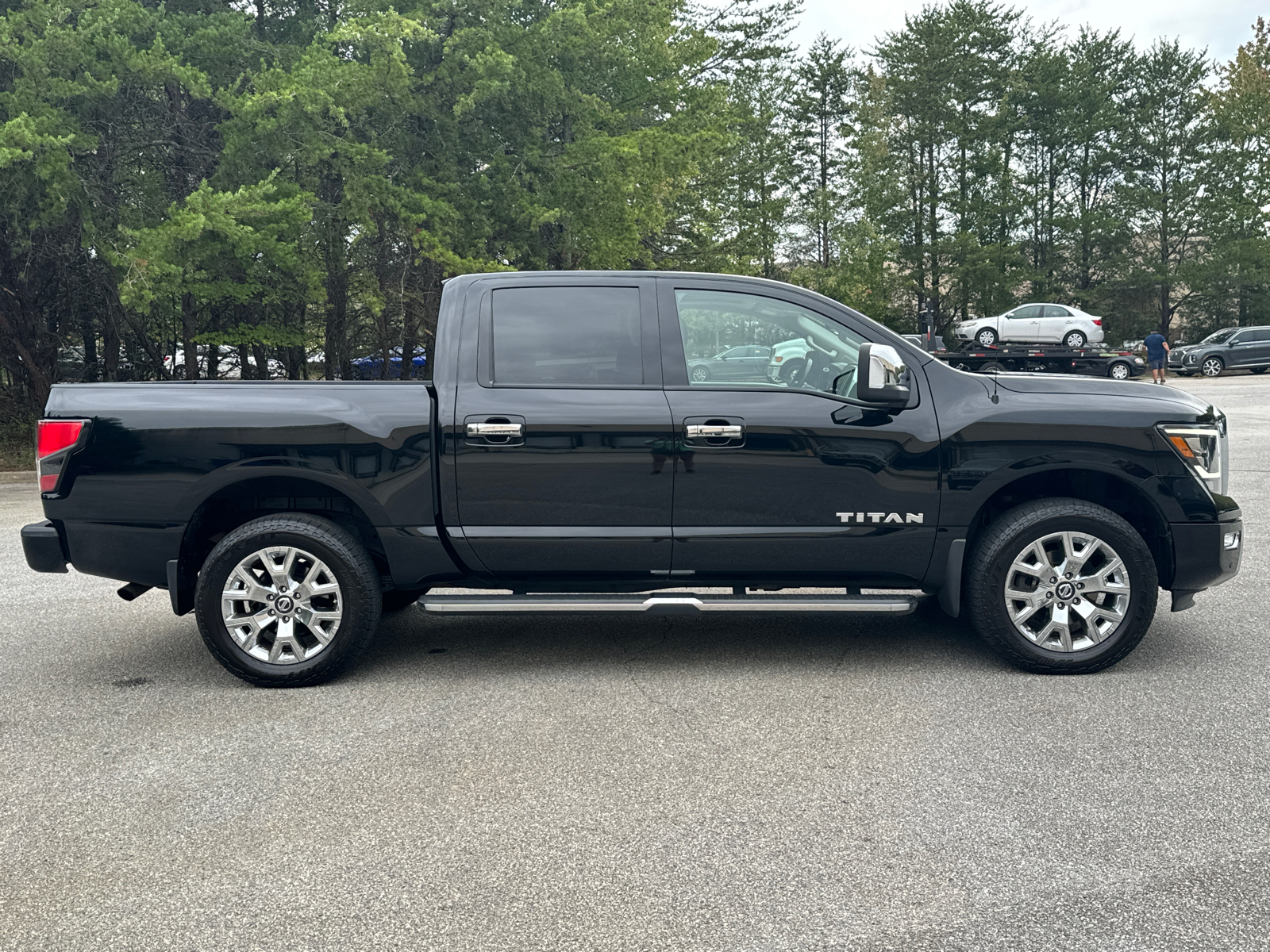 2021 Nissan Titan SL 4