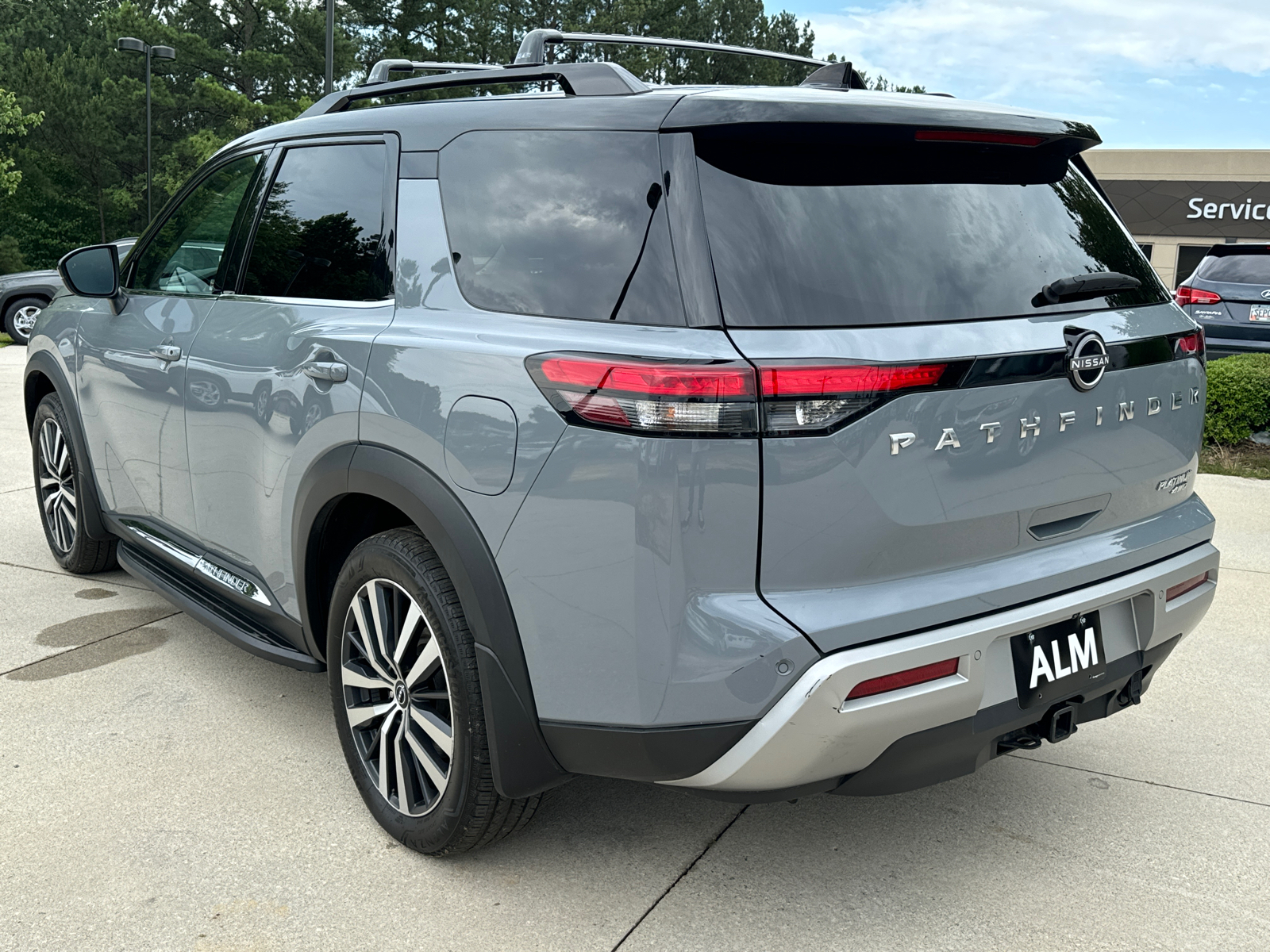 2022 Nissan Pathfinder Platinum 7