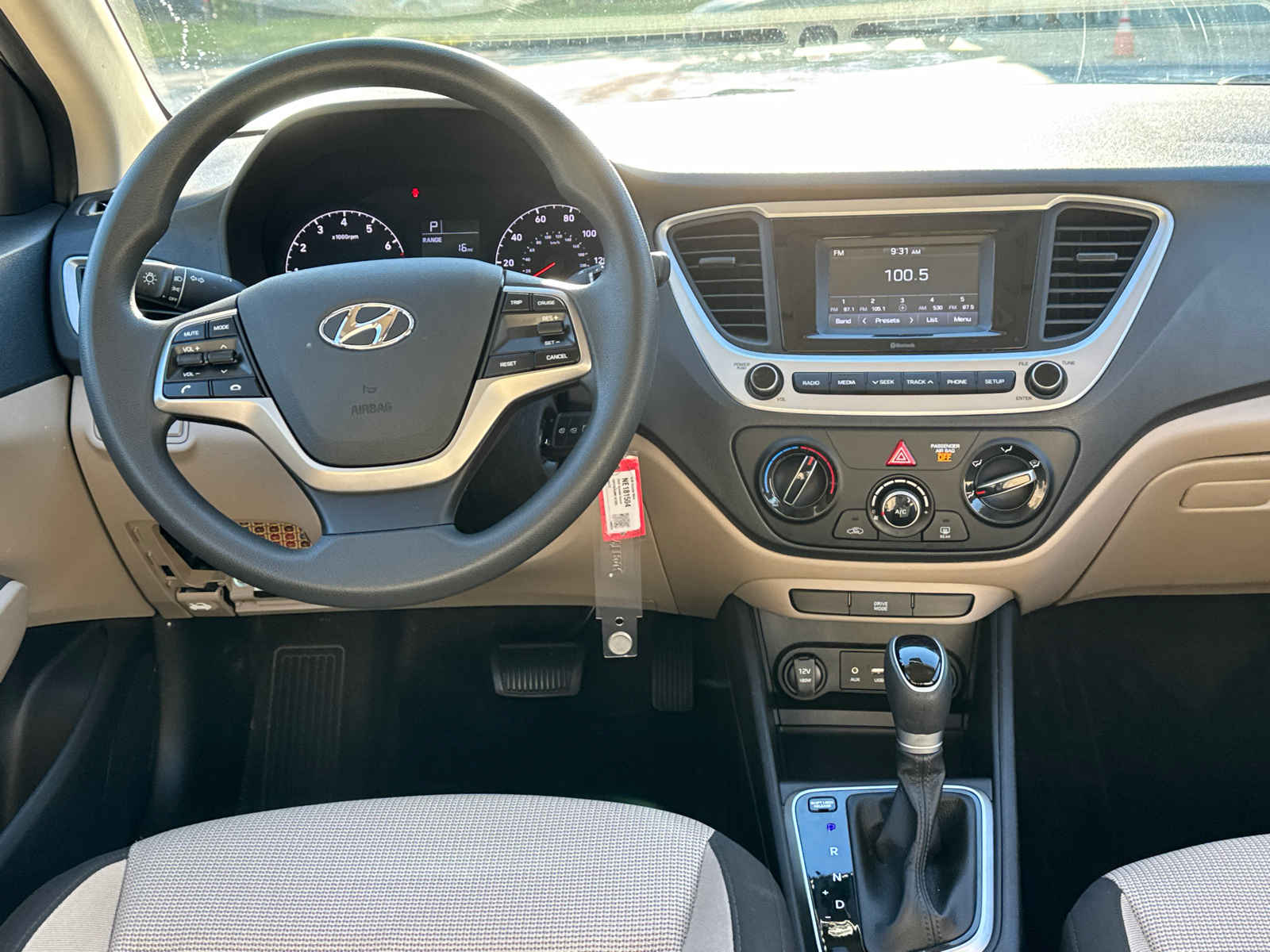 2022 Hyundai Accent SE 23