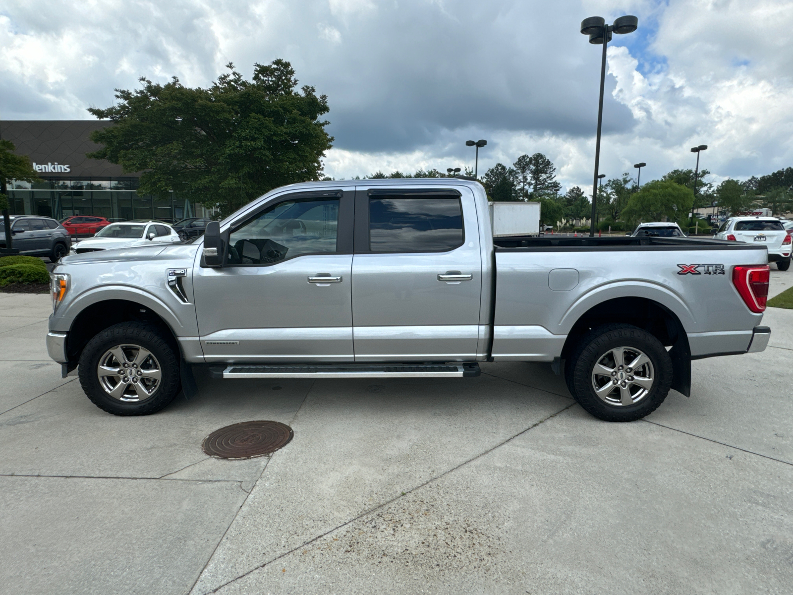 2022 Ford F-150 XLT 8