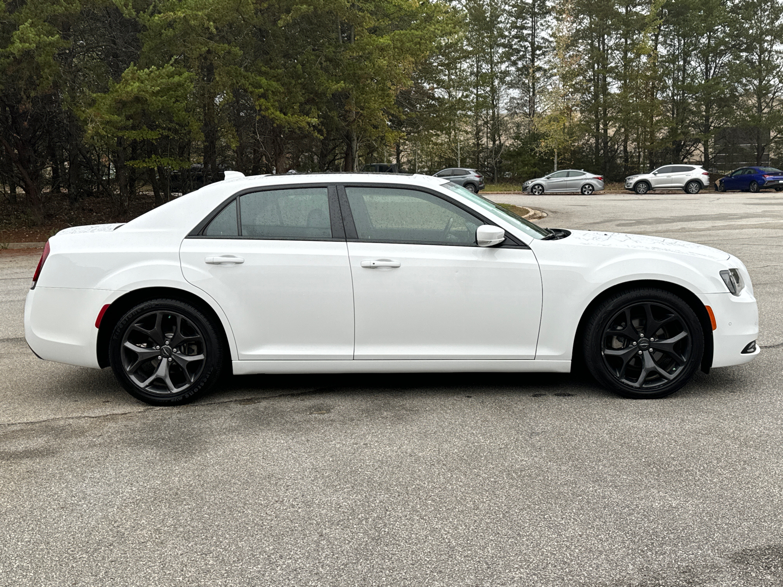 2022 Chrysler 300 S 4