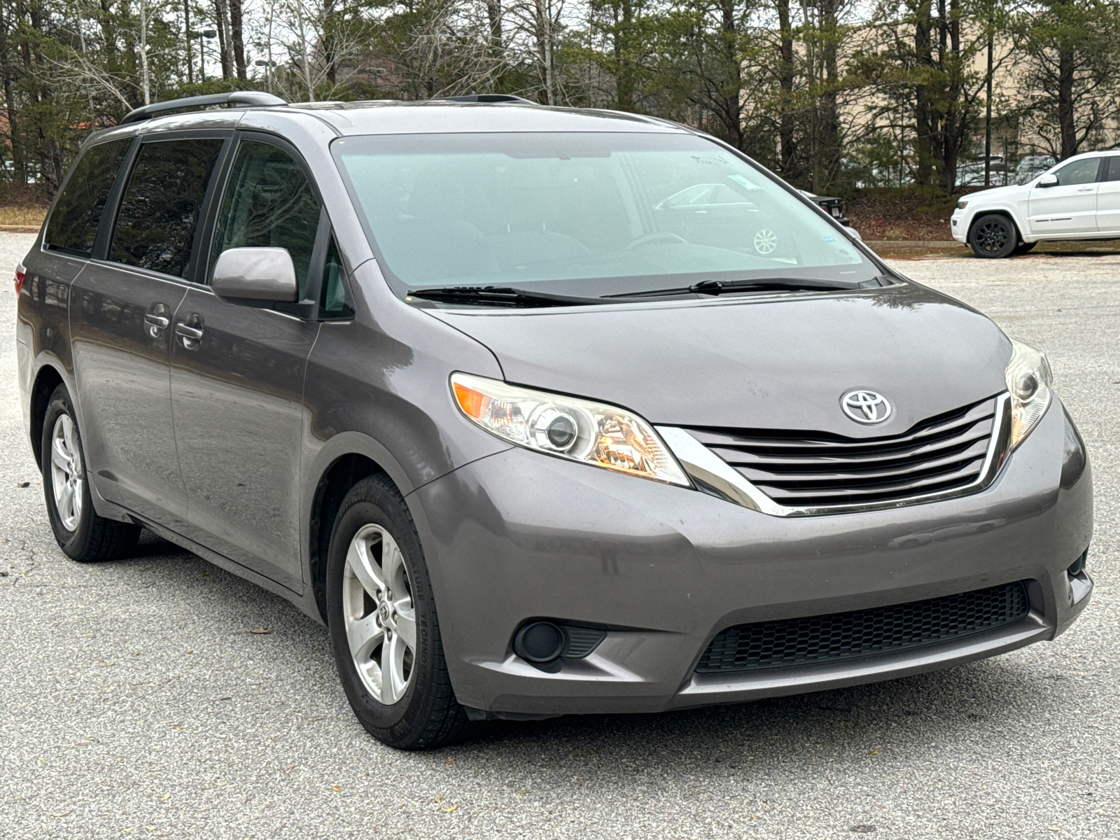 2015 Toyota Sienna LE 3