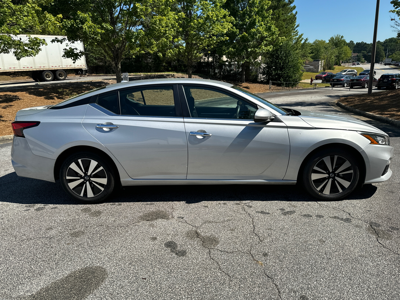 2022 Nissan Altima 2.5 SV 5