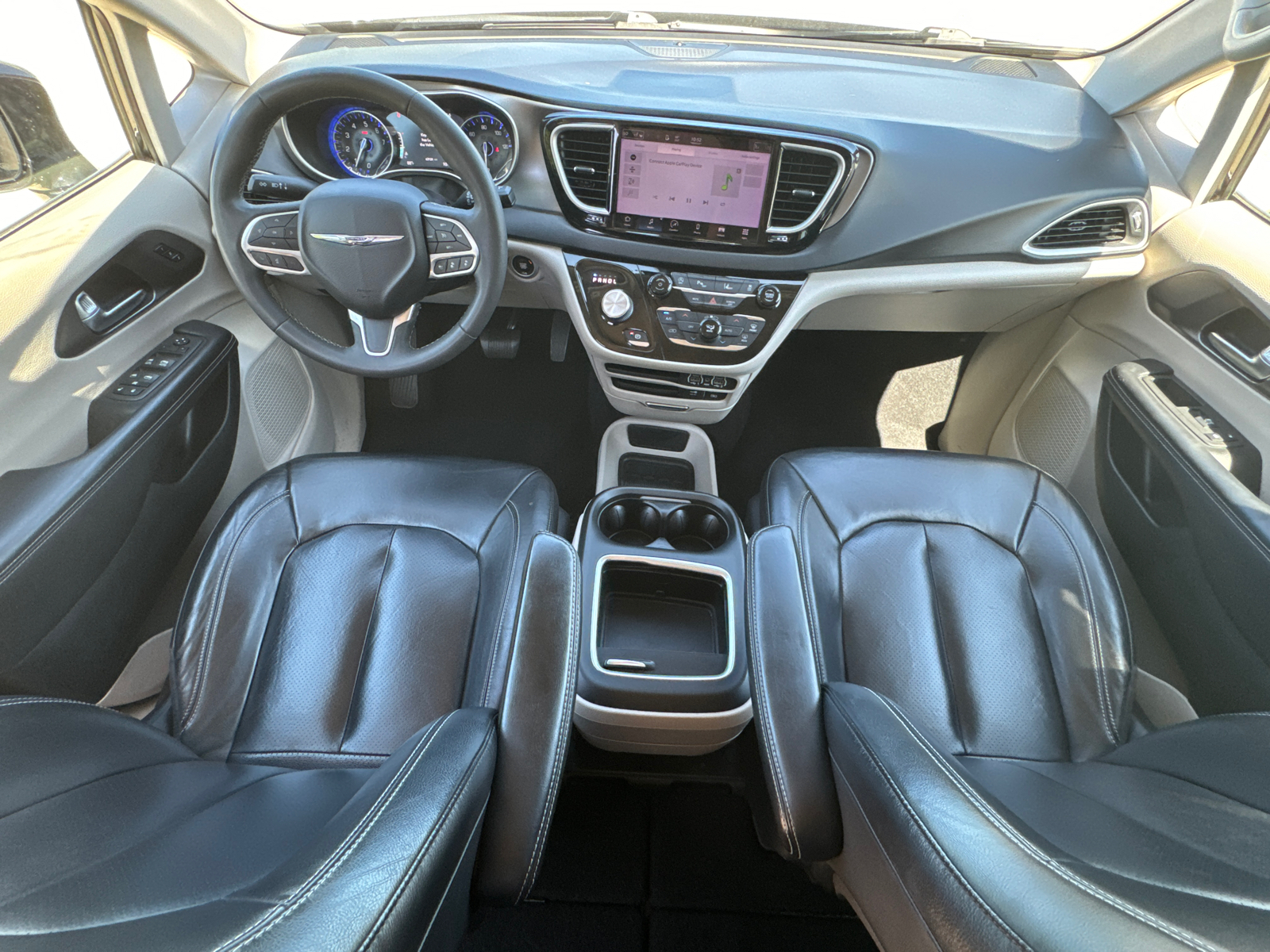 2022 Chrysler Pacifica Touring L 24