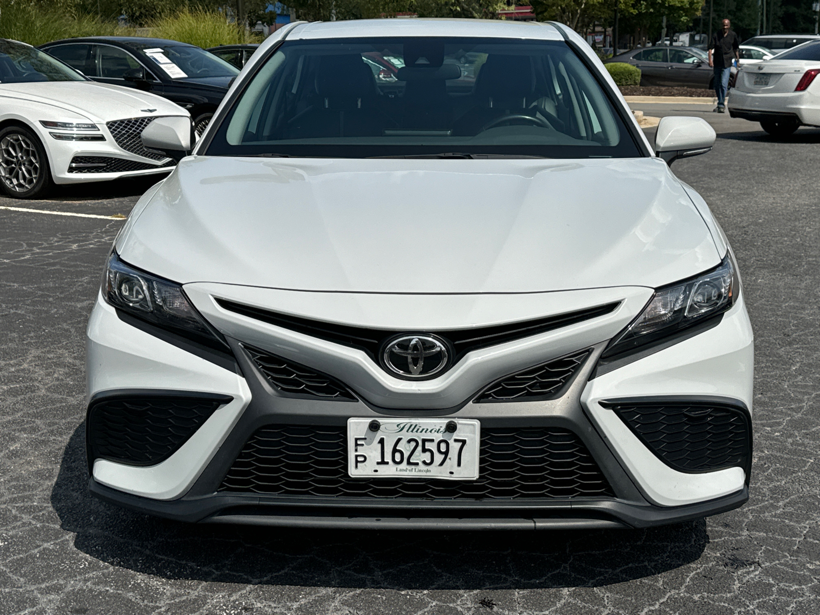 2022 Toyota Camry SE 2