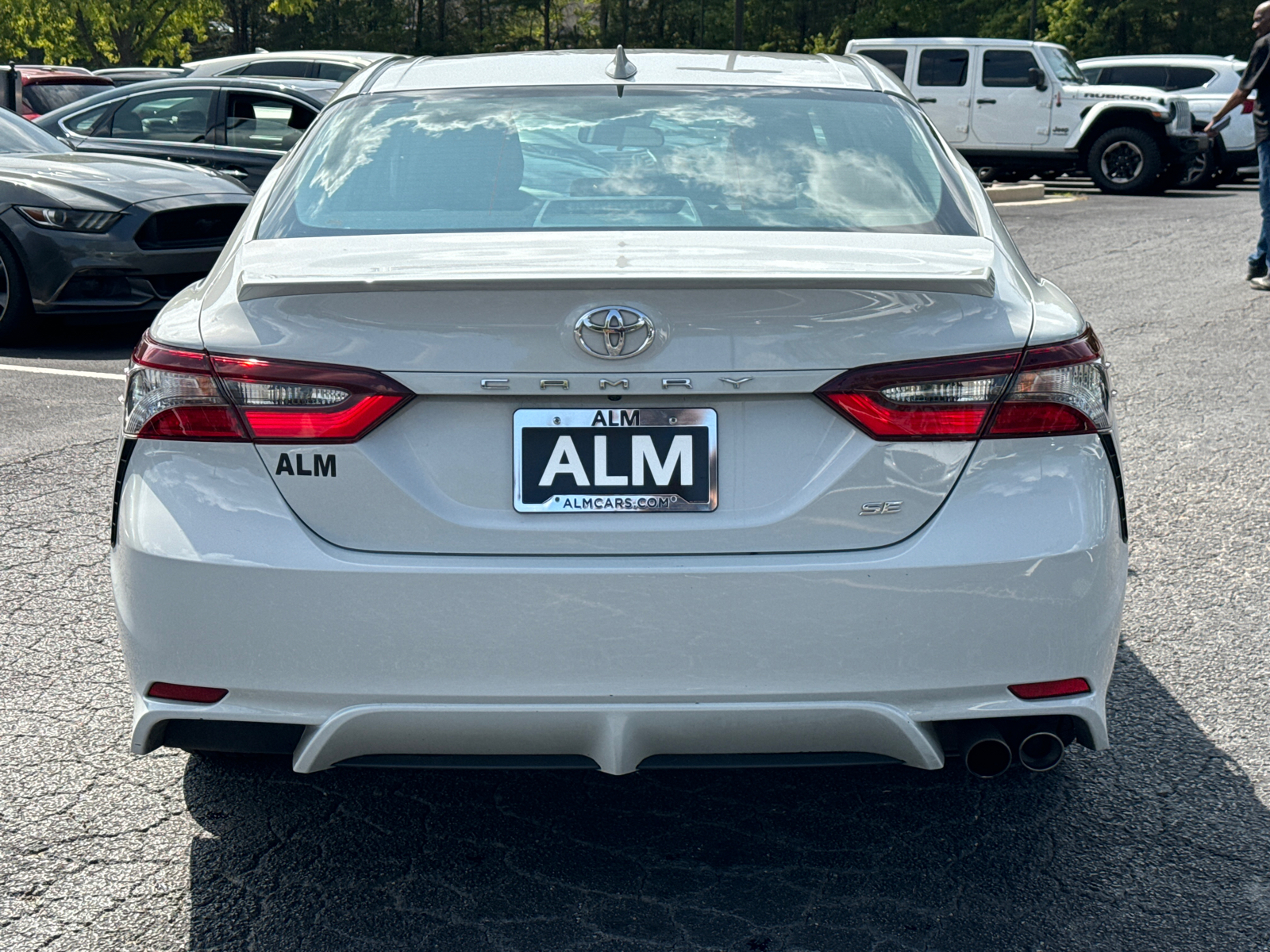 2022 Toyota Camry SE 6