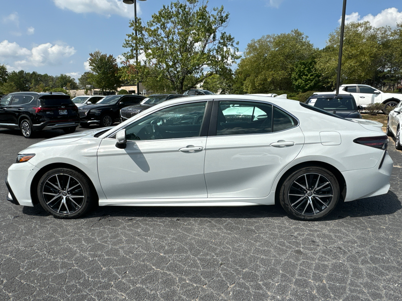 2022 Toyota Camry SE 8