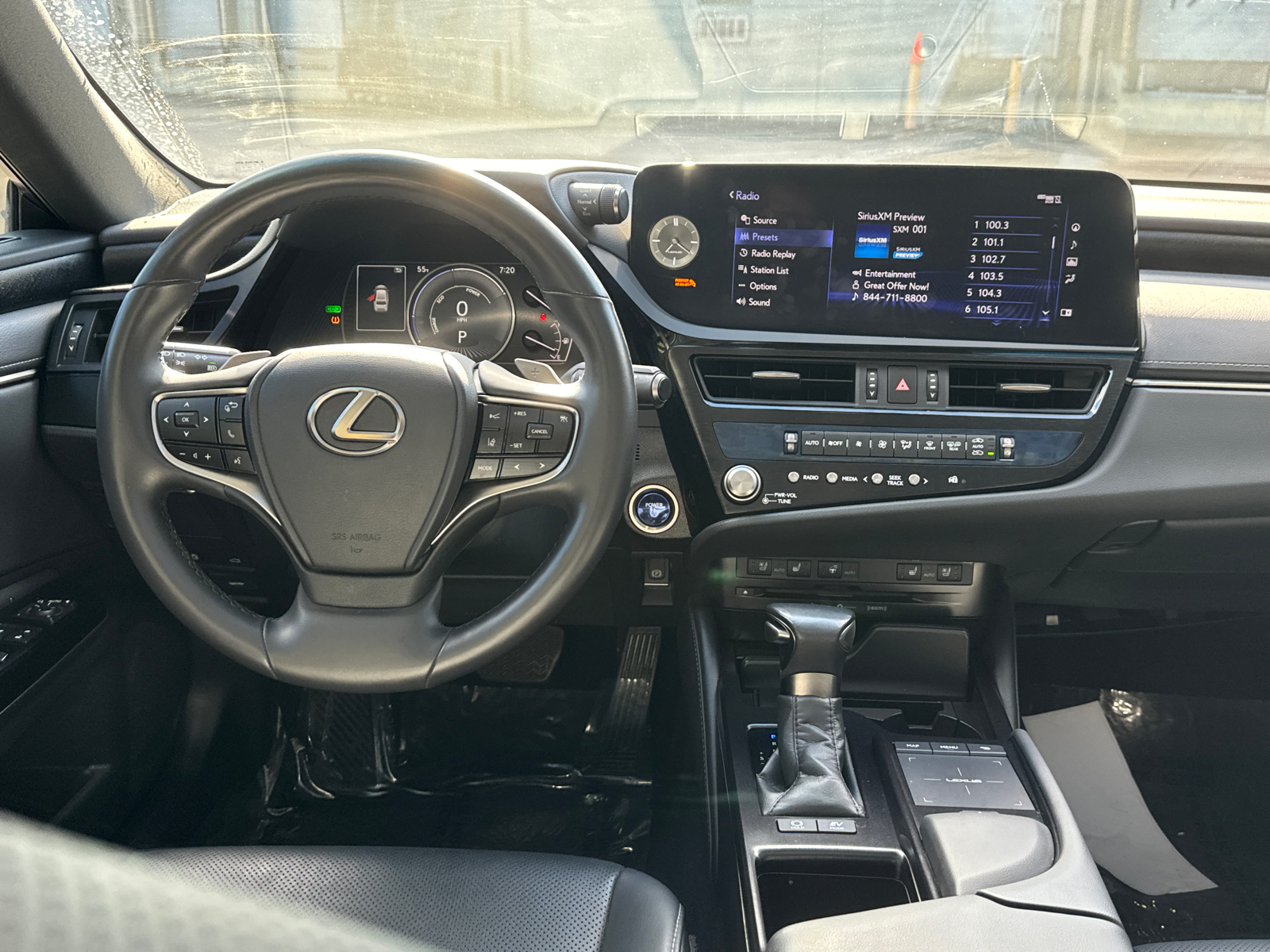 2022 Lexus ES 300h Base 23