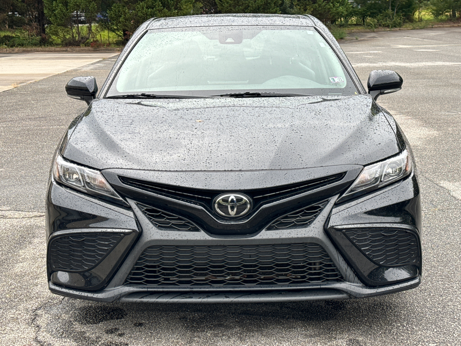 2022 Toyota Camry SE 2