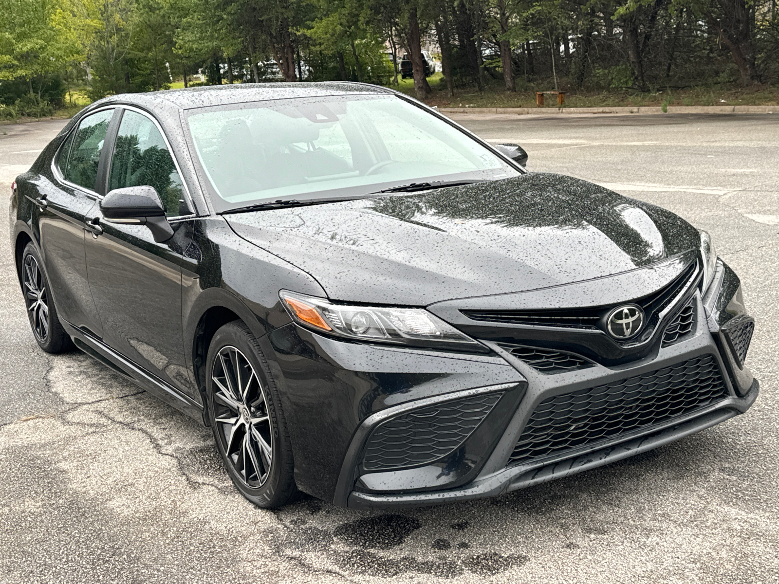 2022 Toyota Camry SE 3