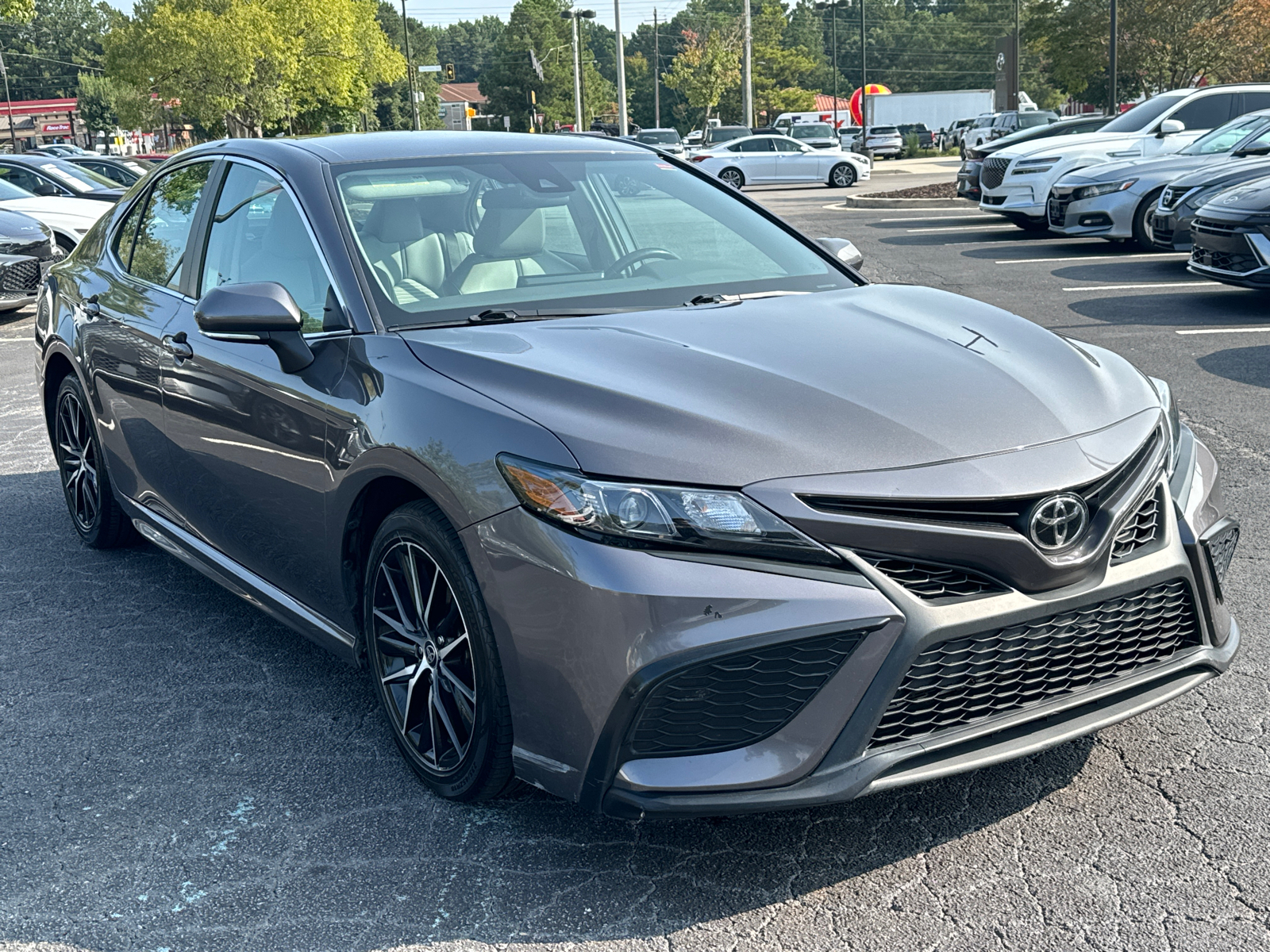 2022 Toyota Camry SE 3