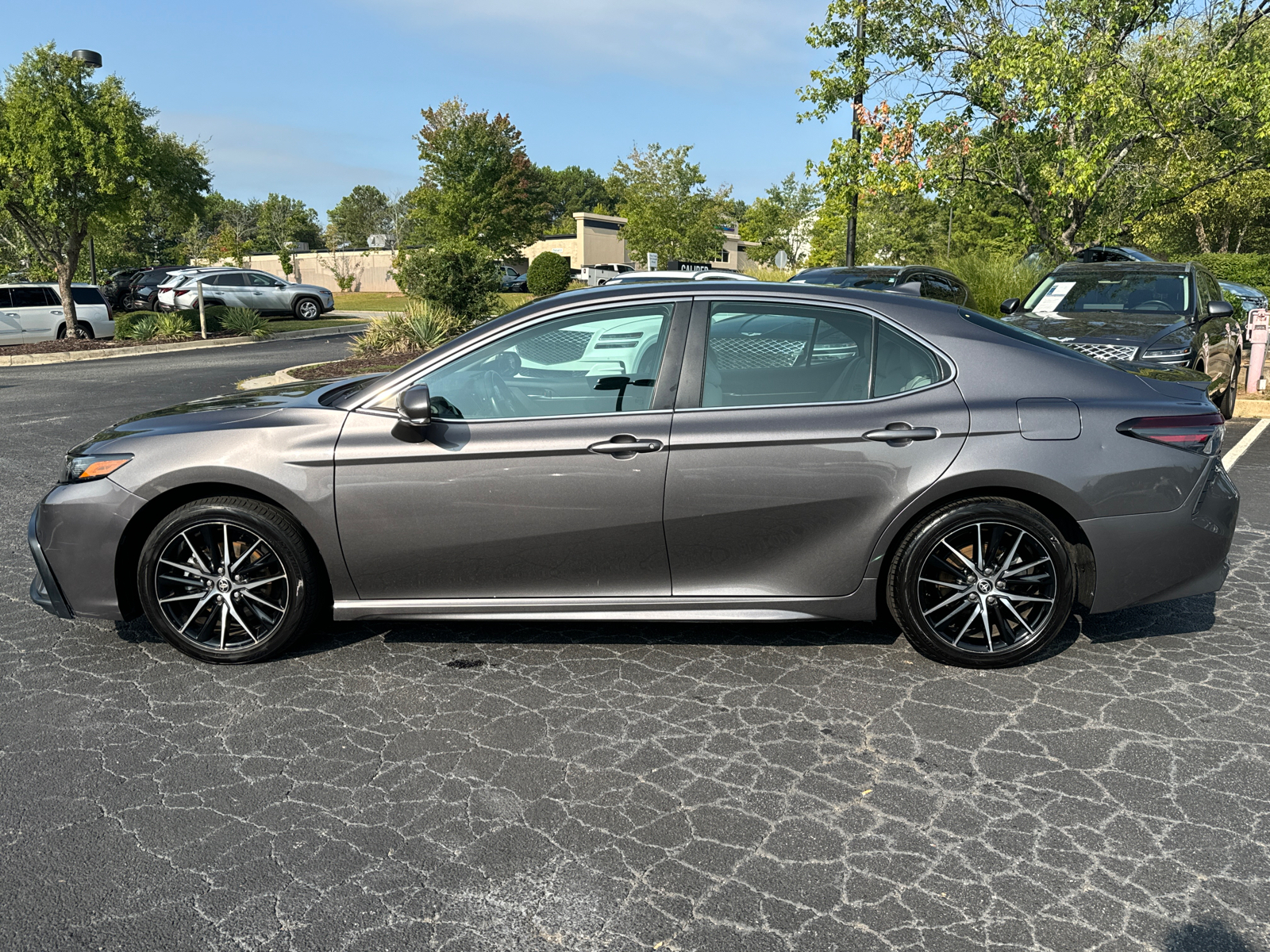 2022 Toyota Camry SE 8