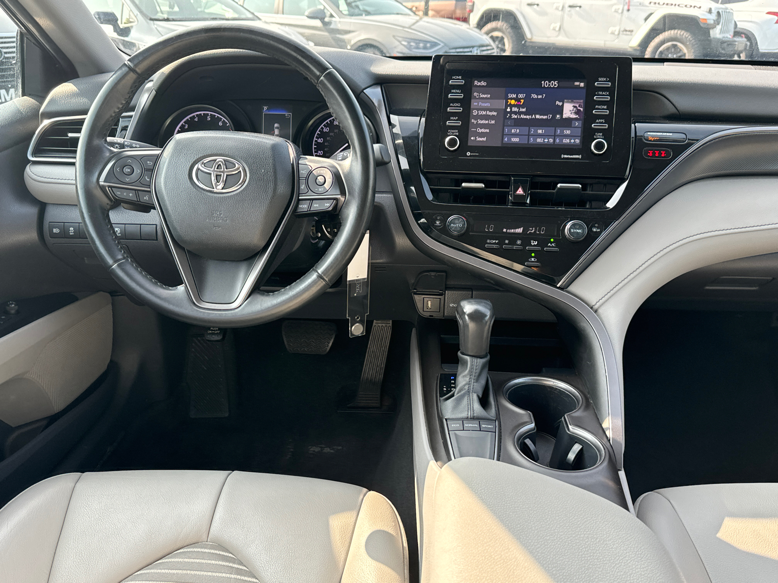 2022 Toyota Camry SE 23