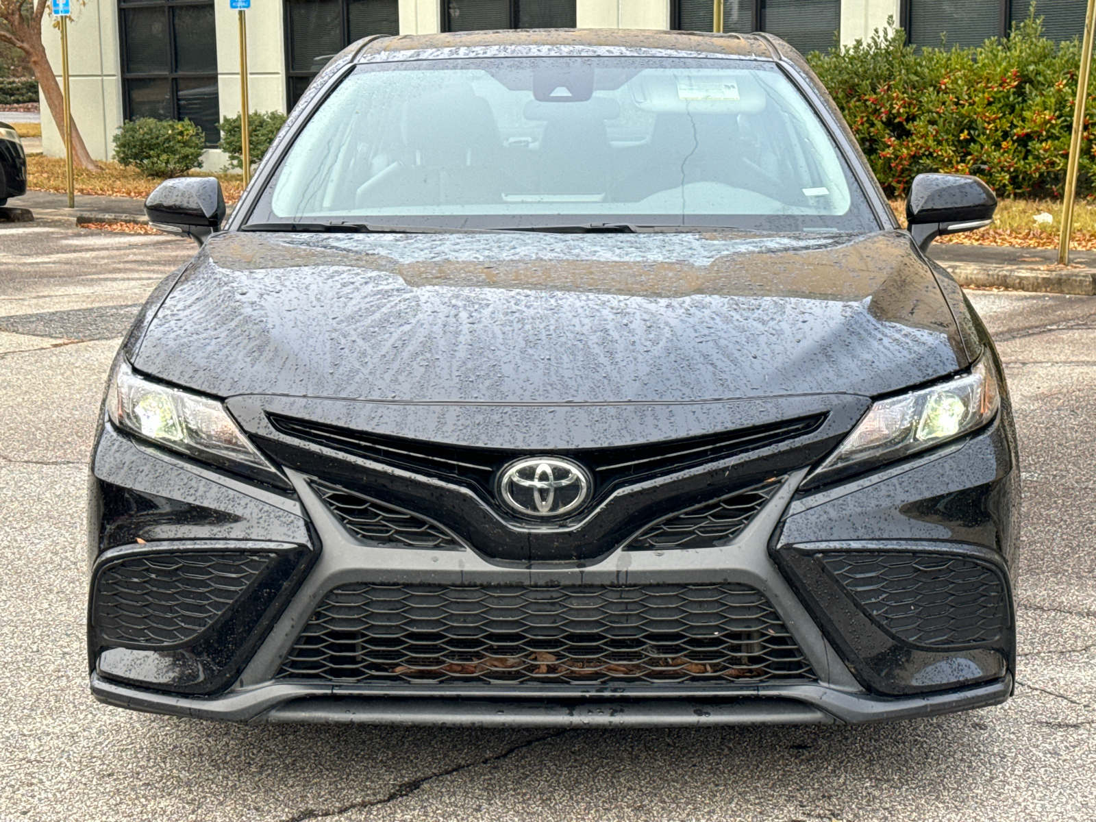 2022 Toyota Camry SE 2