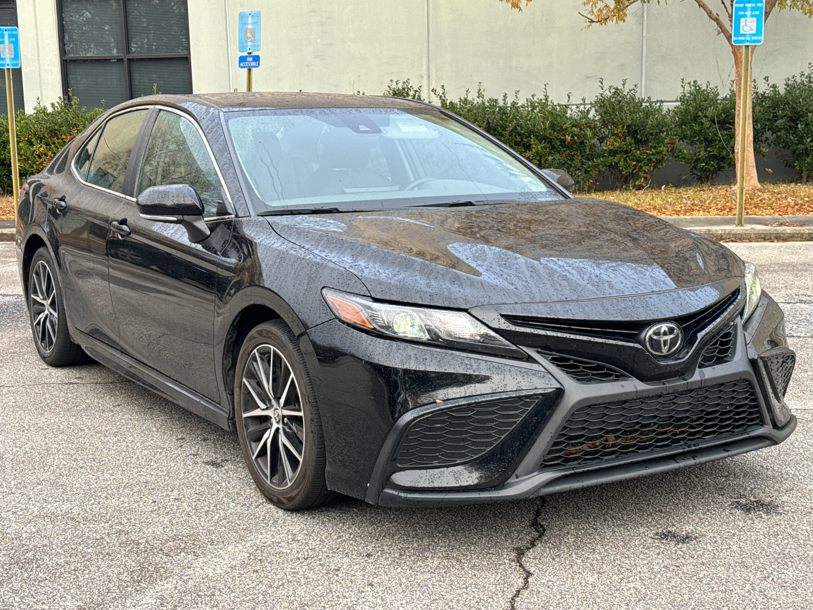 2022 Toyota Camry SE 3