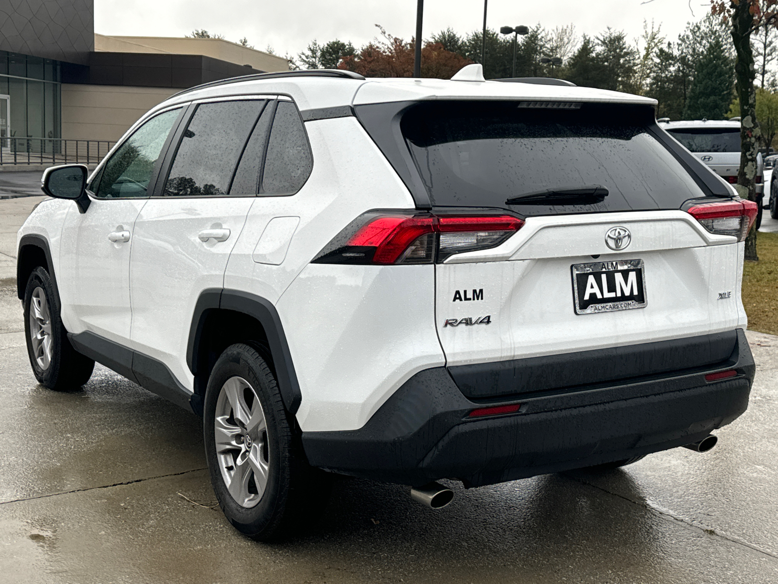 2022 Toyota RAV4 XLE 7