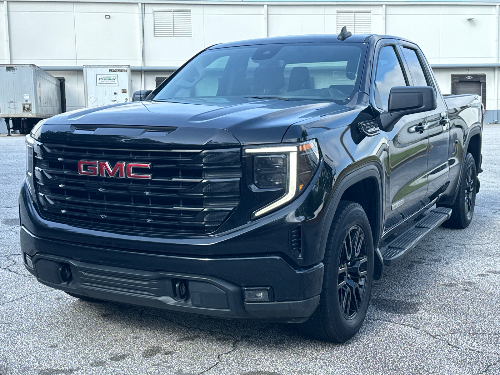 2022 GMC Sierra 1500 Elevation 1