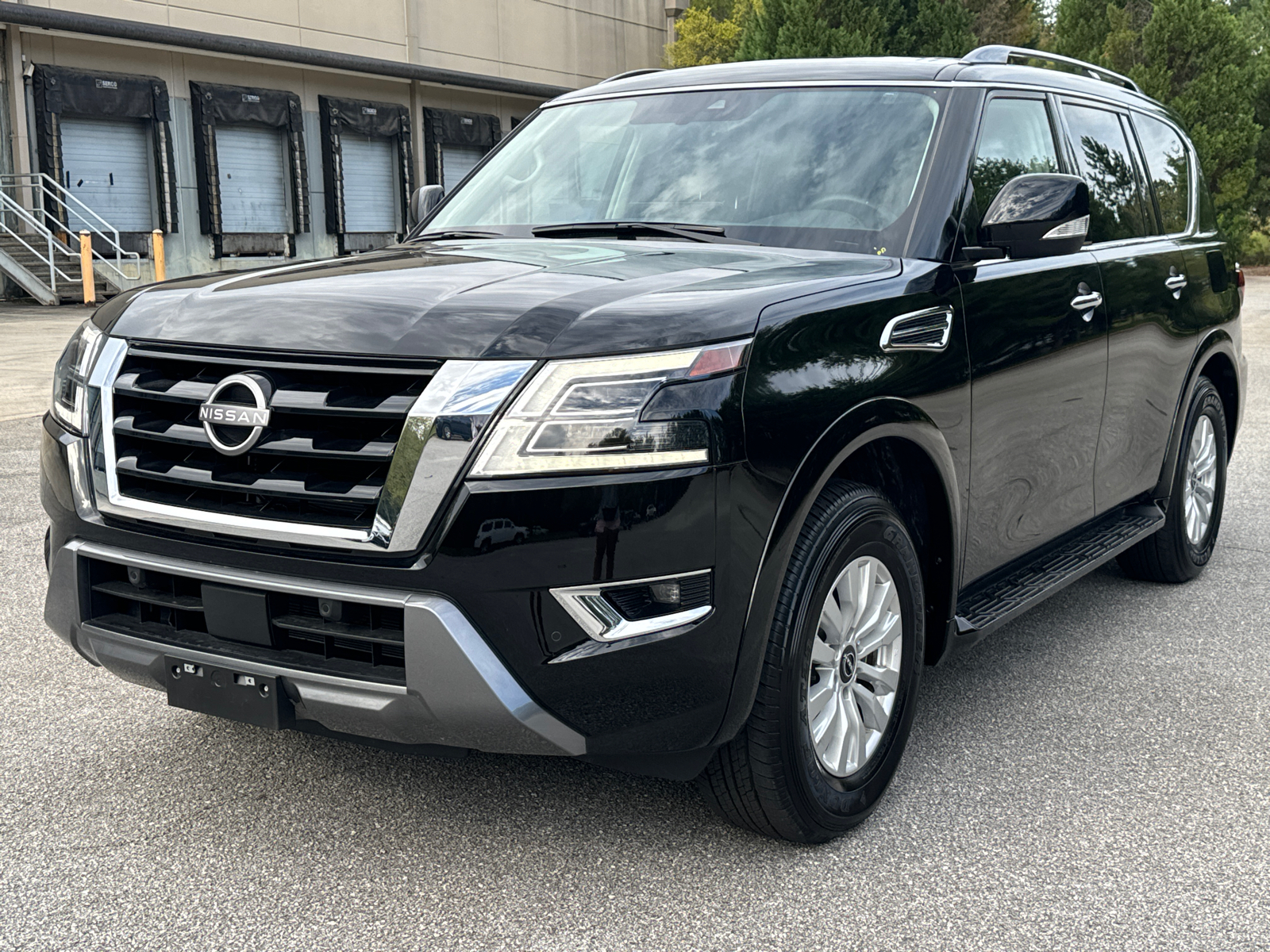 2023 Nissan Armada SV 1