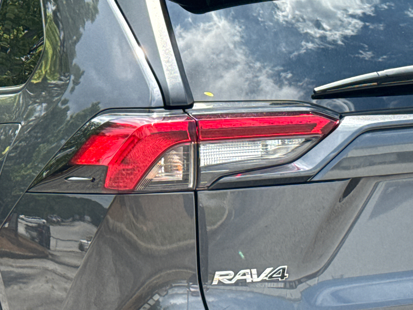 2023 Toyota RAV4 LE 10