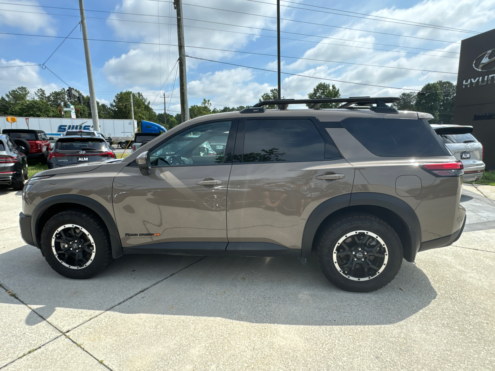 2023 Nissan Pathfinder Rock Creek 11