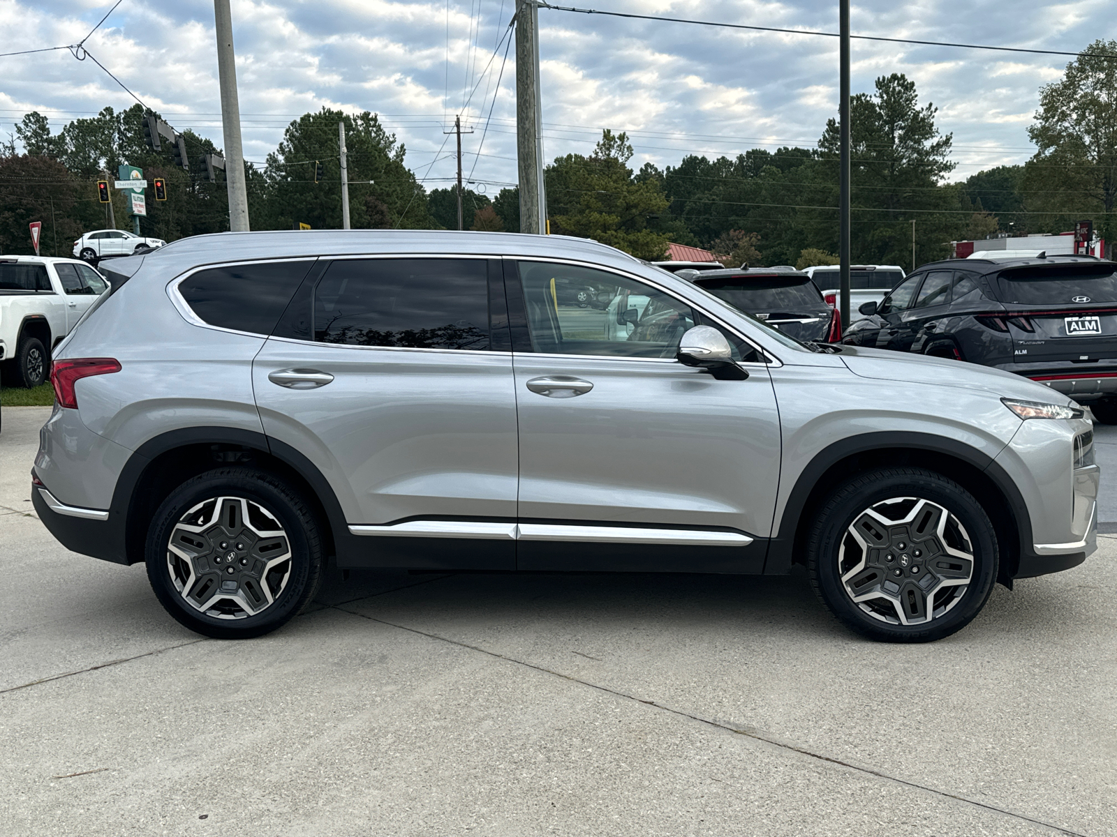 2023 Hyundai Santa Fe Hybrid Limited 4