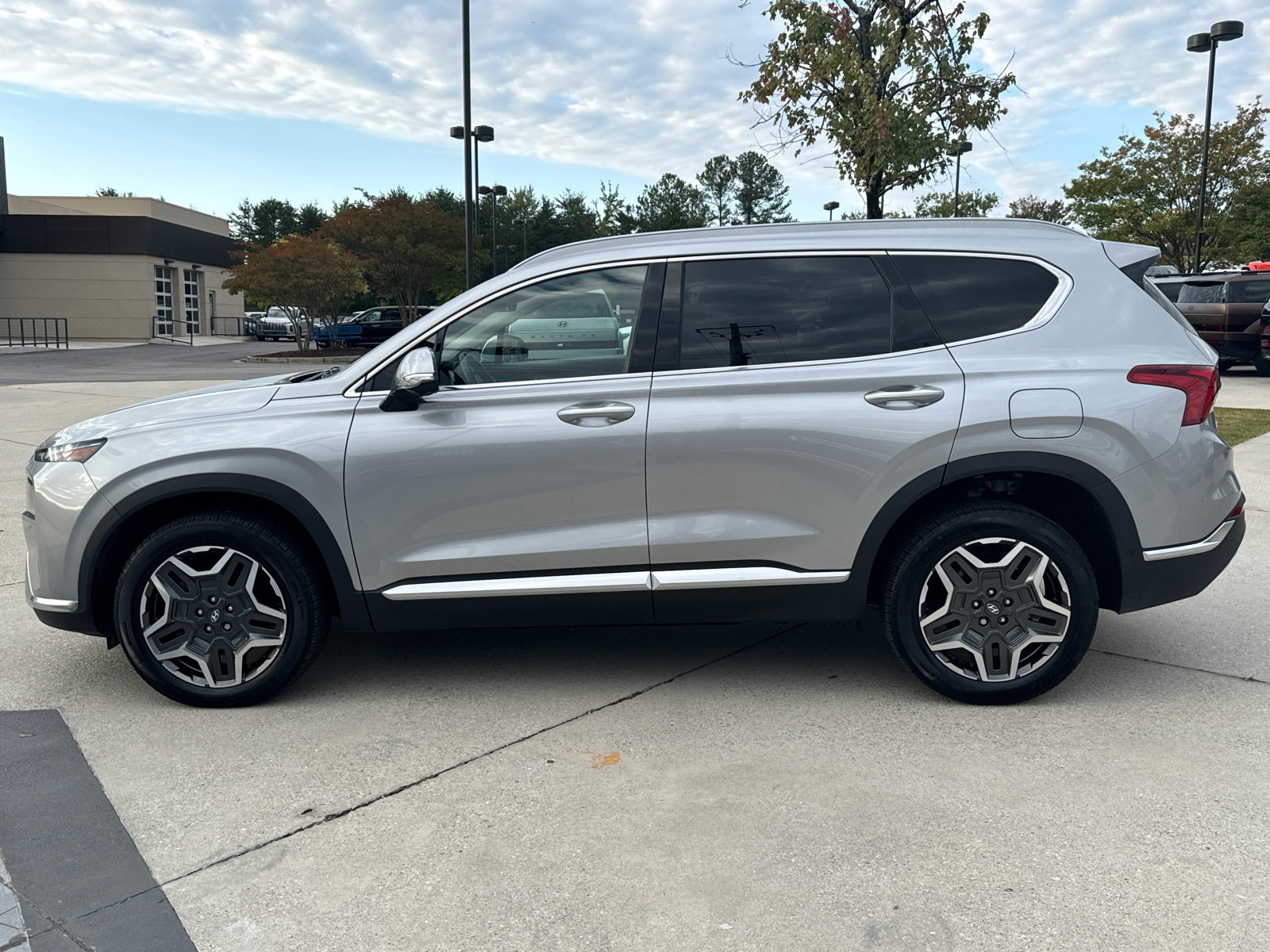 2023 Hyundai Santa Fe Hybrid Limited 8