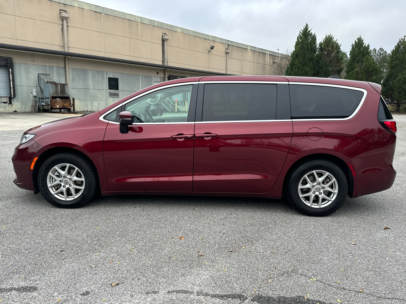 2023 Chrysler Pacifica Touring L 8