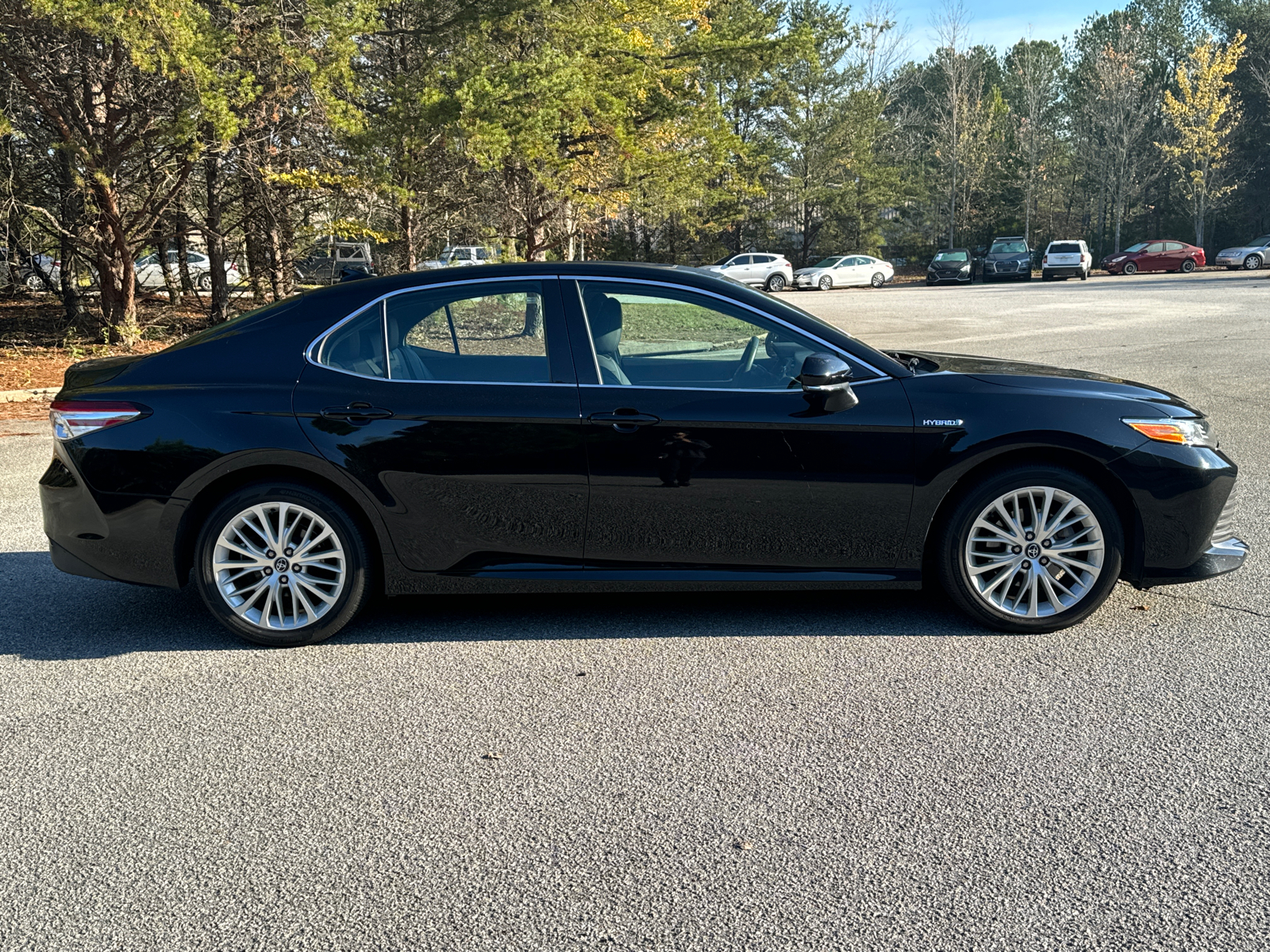 2020 Toyota Camry Hybrid XLE 4