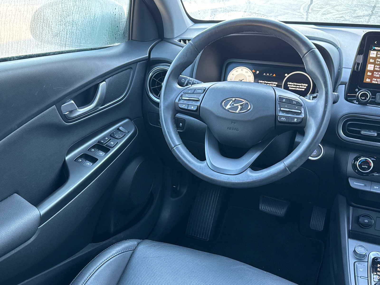 2023 Hyundai Kona Limited 24