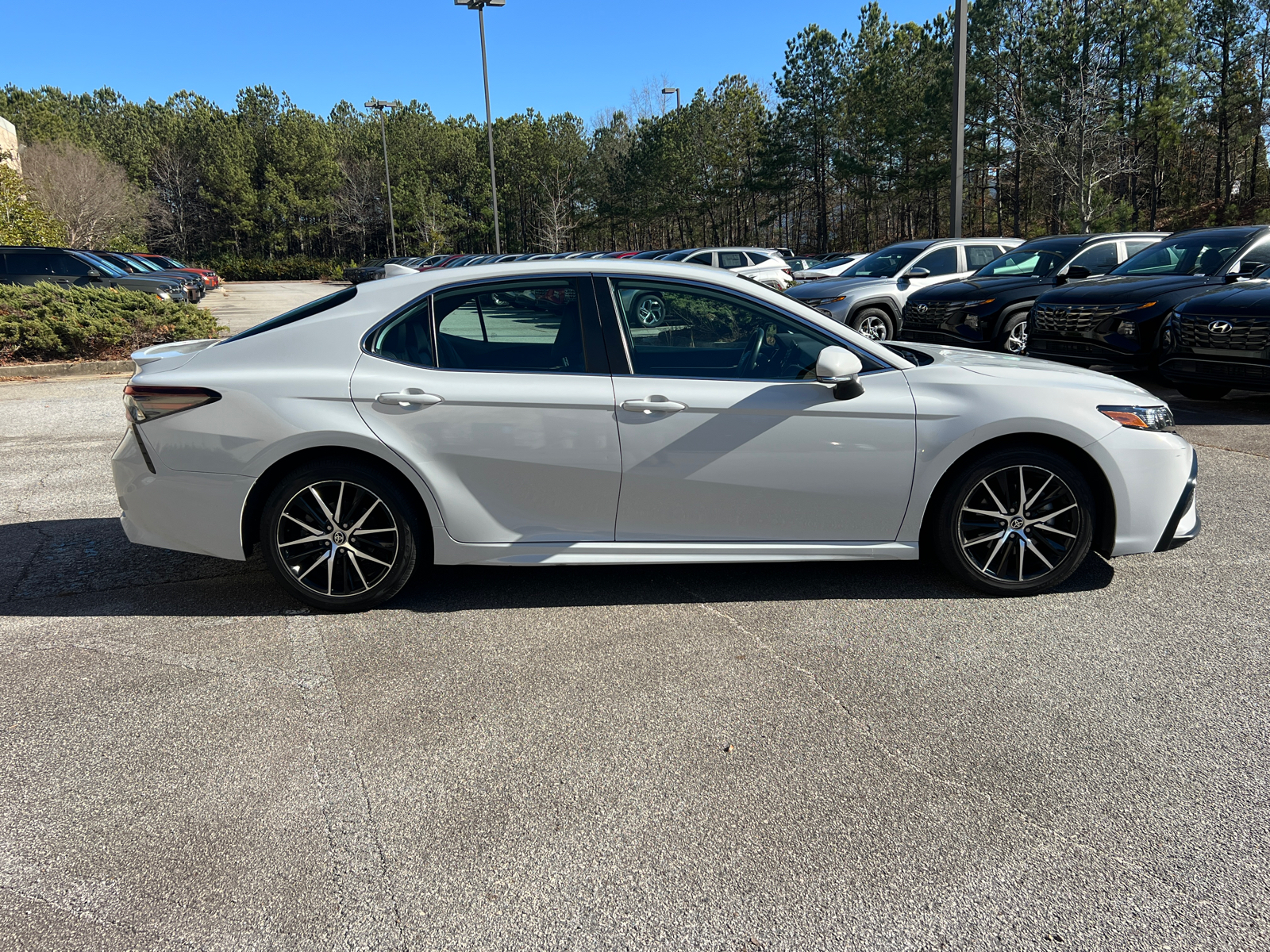 2023 Toyota Camry SE 4