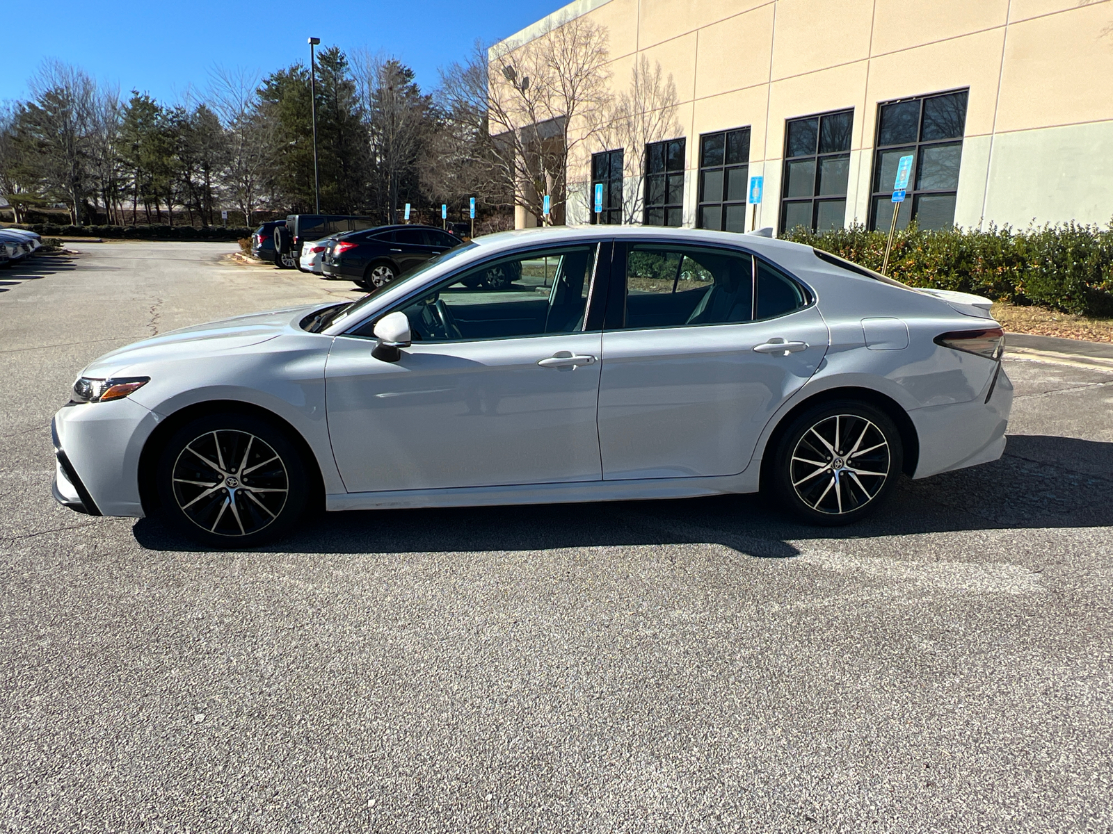 2023 Toyota Camry SE 8