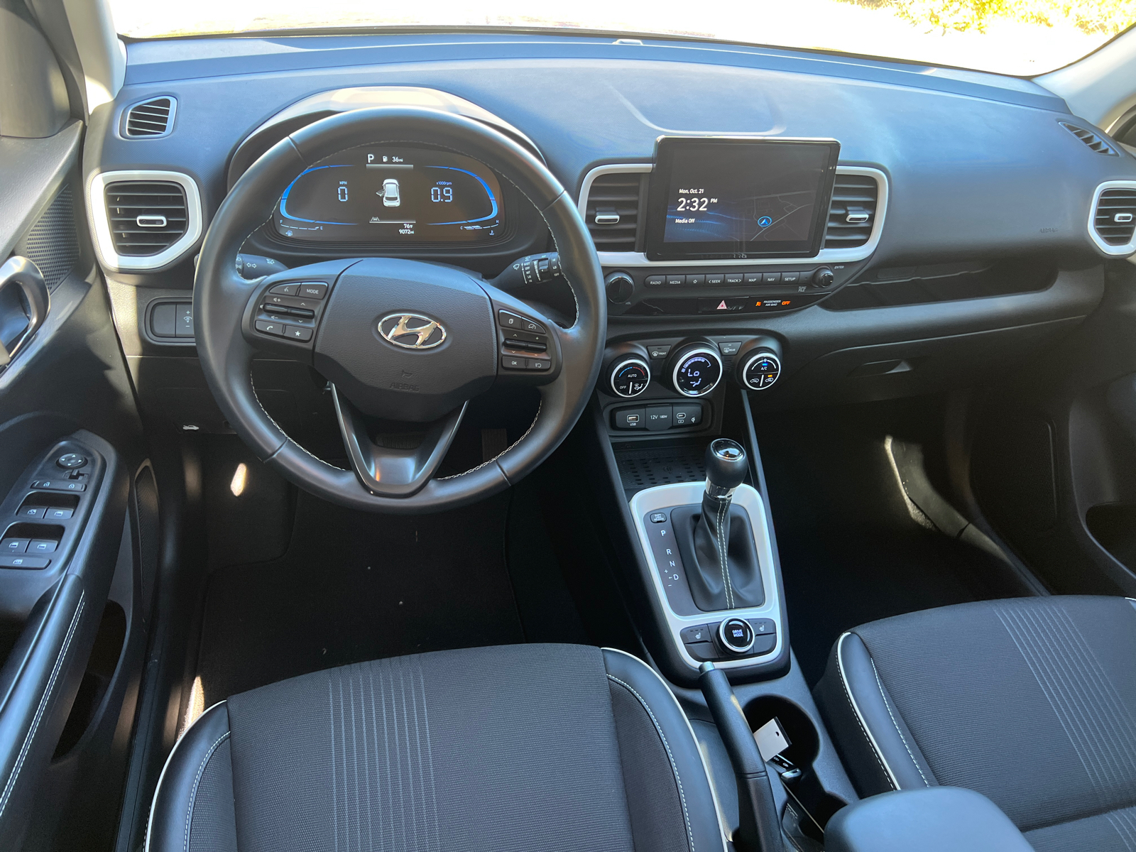 2023 Hyundai Venue Limited 21