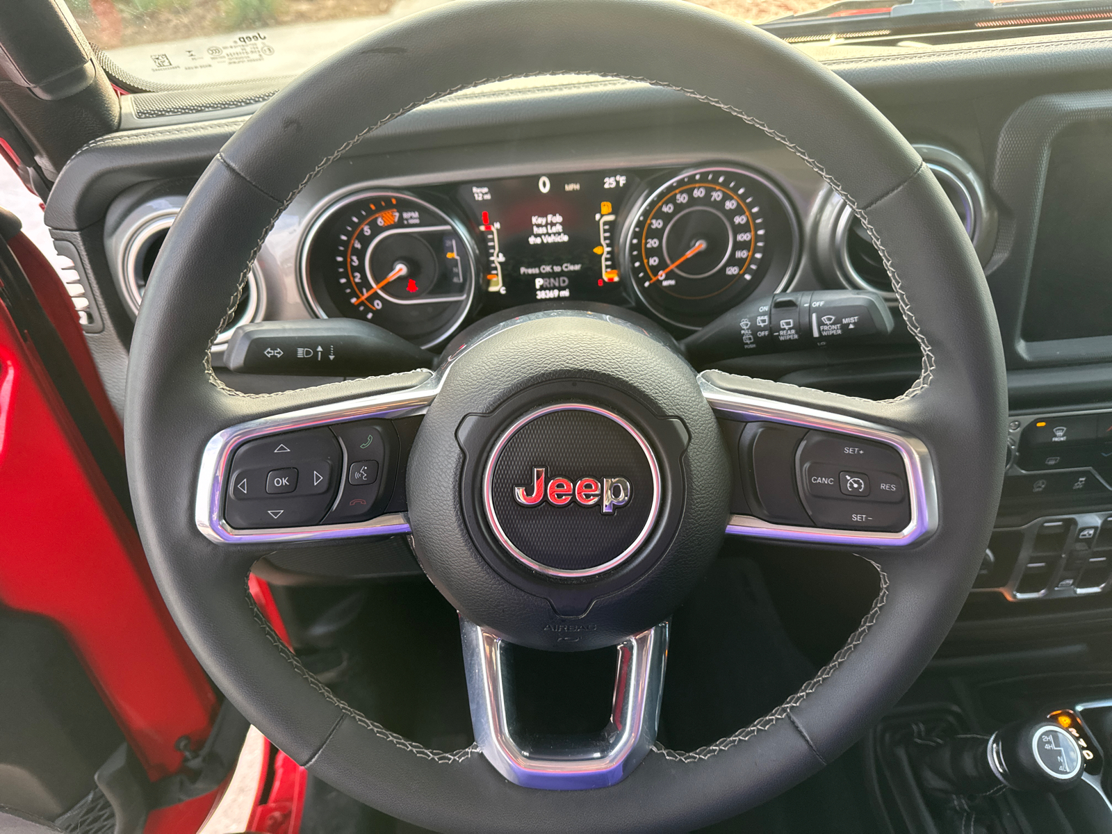 2023 Jeep Wrangler Sahara 25