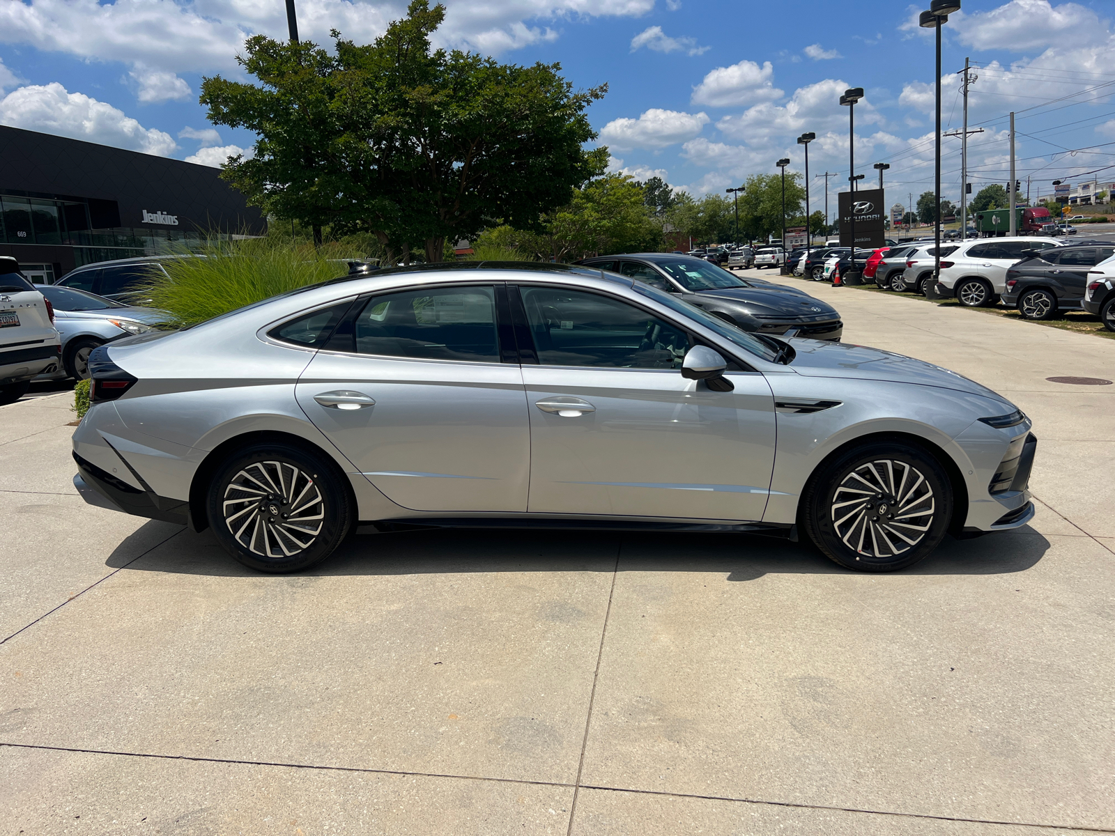 2024 Hyundai Sonata Hybrid Limited 4