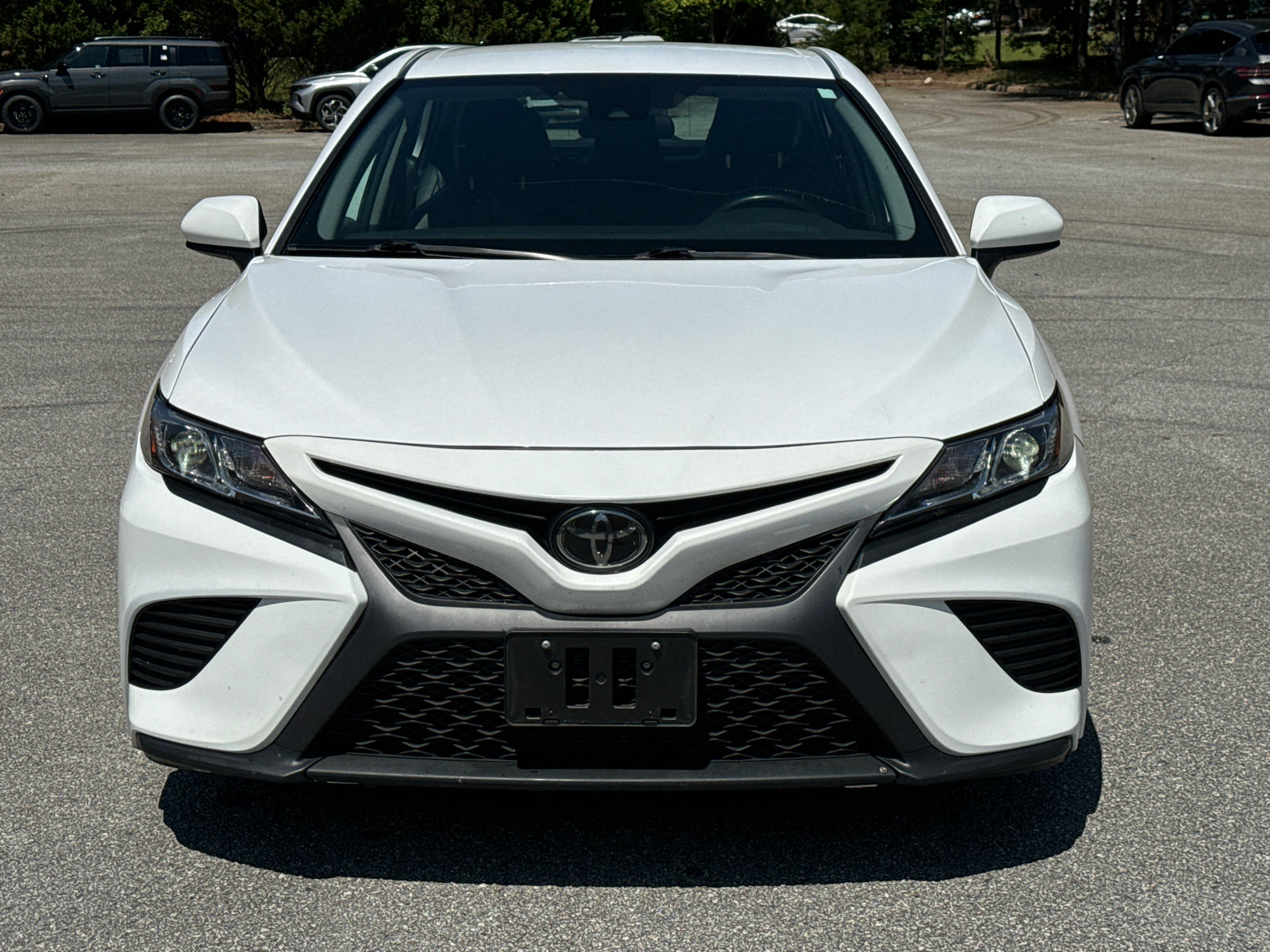 2020 Toyota Camry SE 3