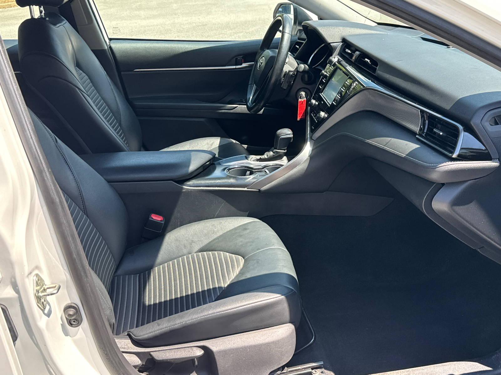 2020 Toyota Camry SE 12