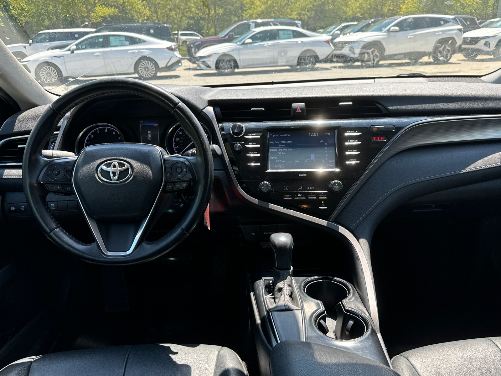 2020 Toyota Camry SE 22