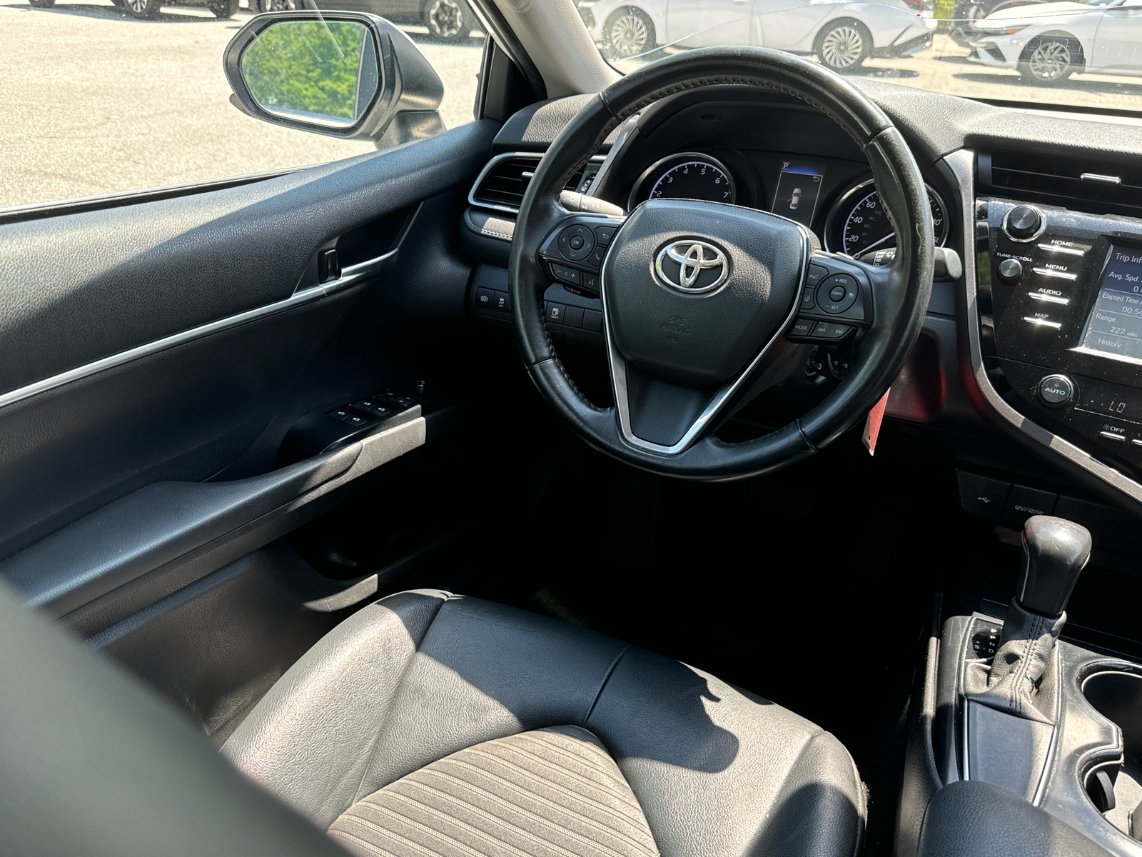 2020 Toyota Camry SE 23